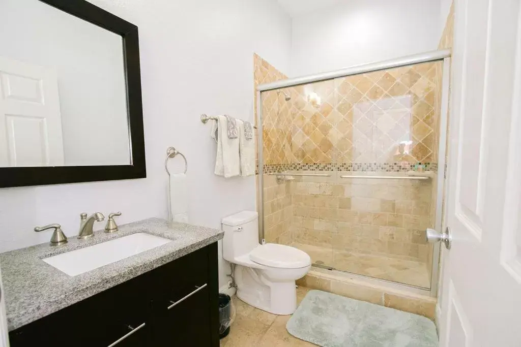 Bathroom in Vistalmar Beach Resort
