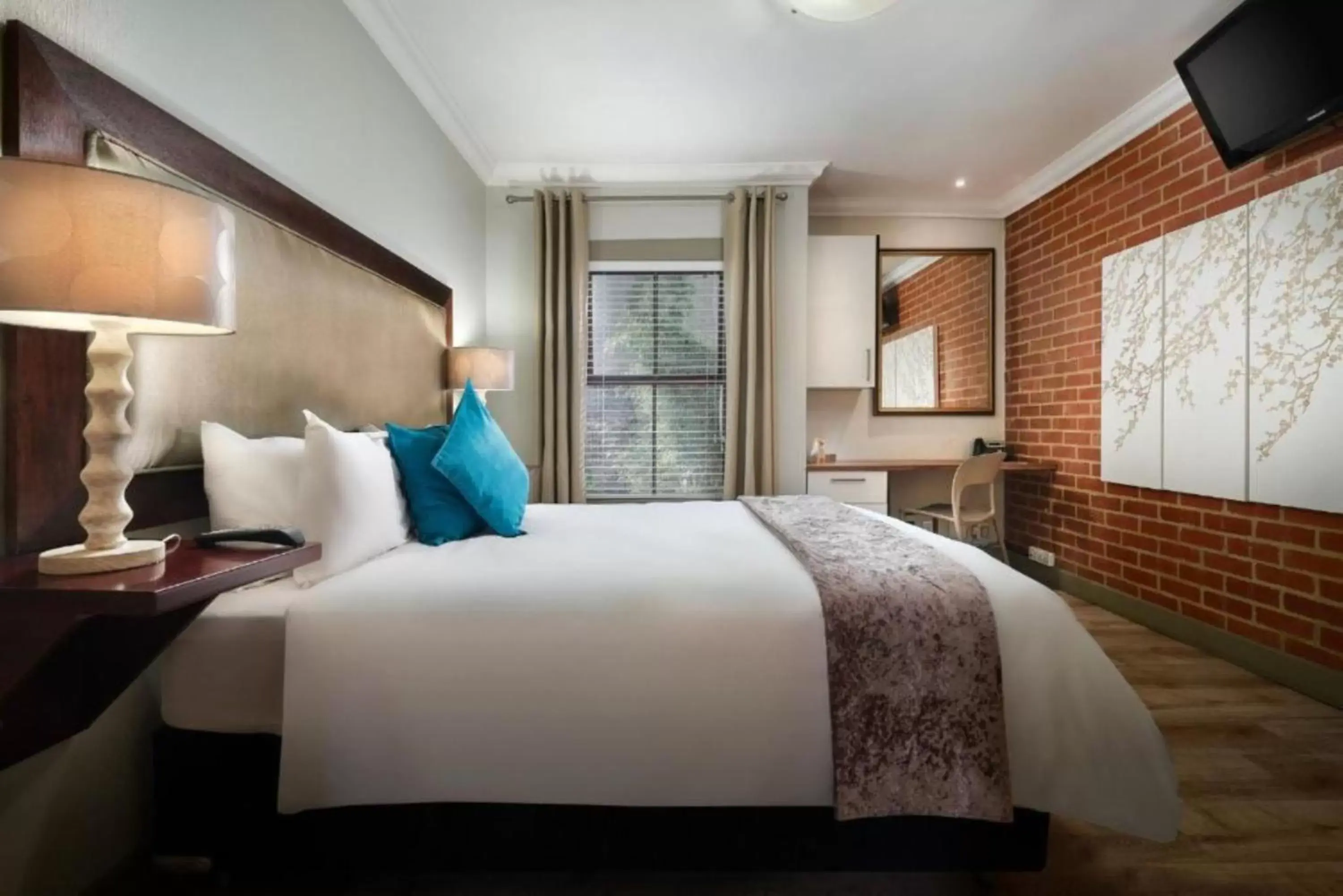 Bed in Menlyn Boutique Hotel