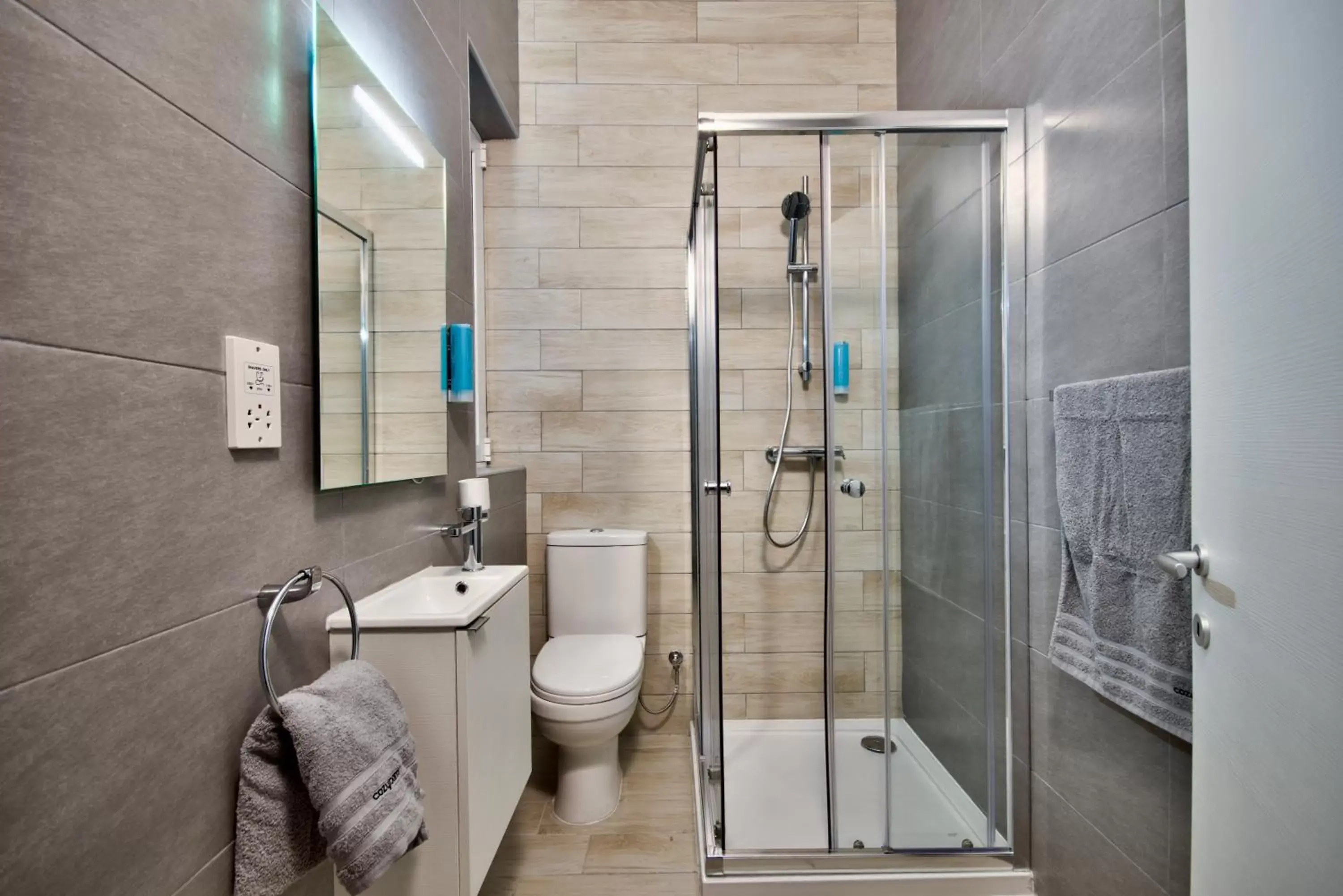 Deluxe Triple Room in Cozy Rooms Hotel Deluxe Triple Room in Cozy Rooms Hotel