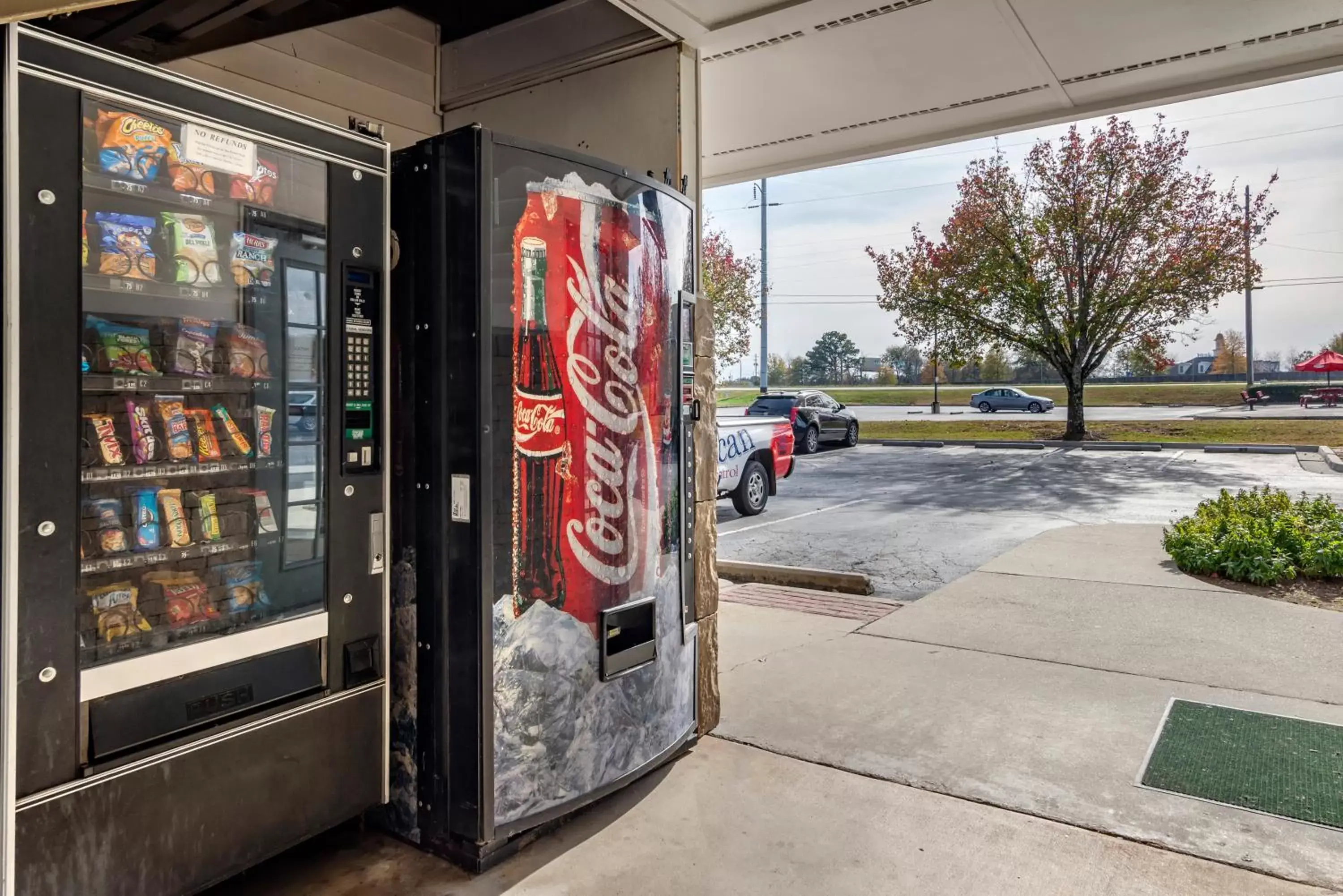 vending machine, Supermarket/Shops in Quality Inn Conyers I-20