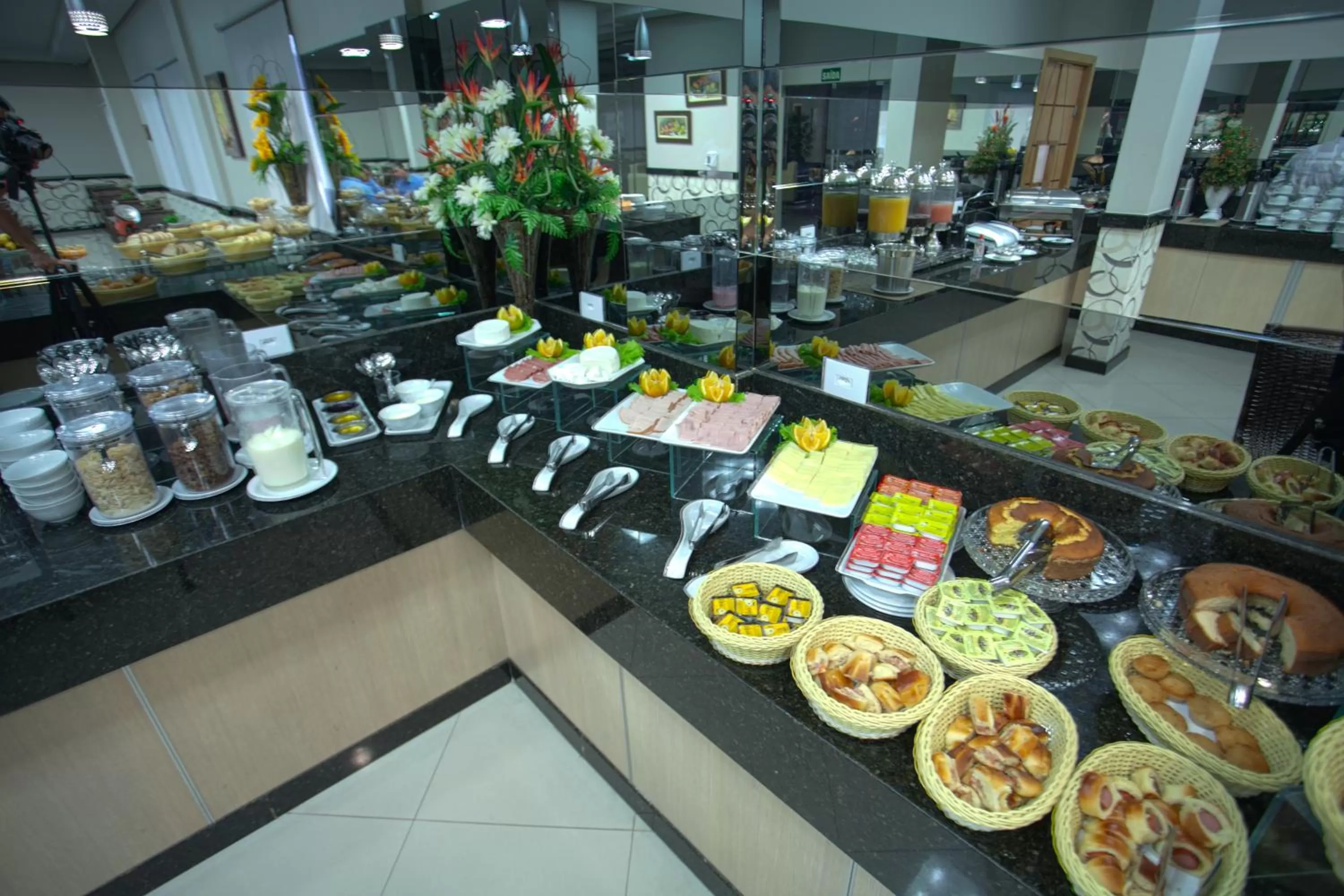 Buffet breakfast in Skala Traveling Hotel
