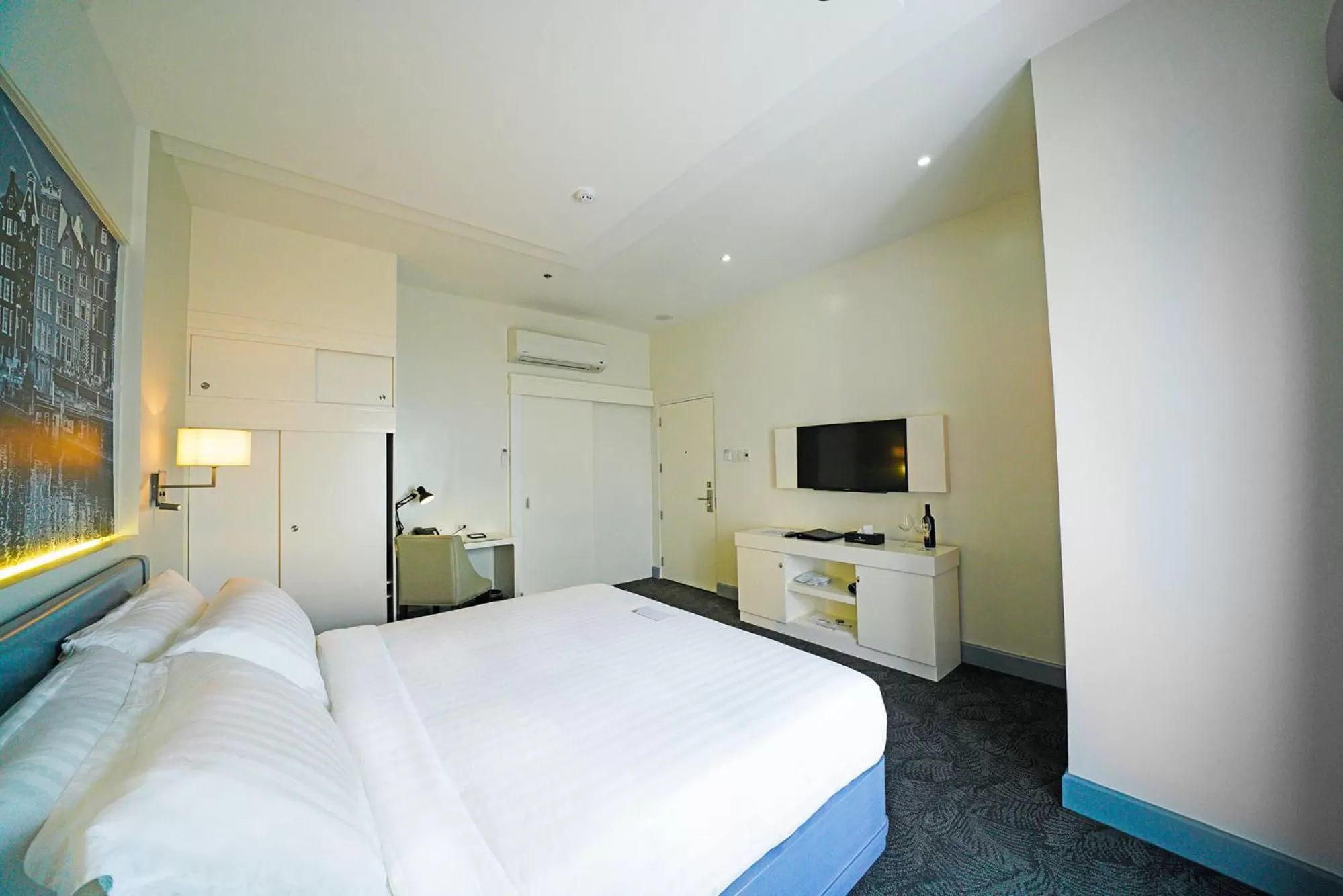 Bed in Hotel Carlito Tagaytay