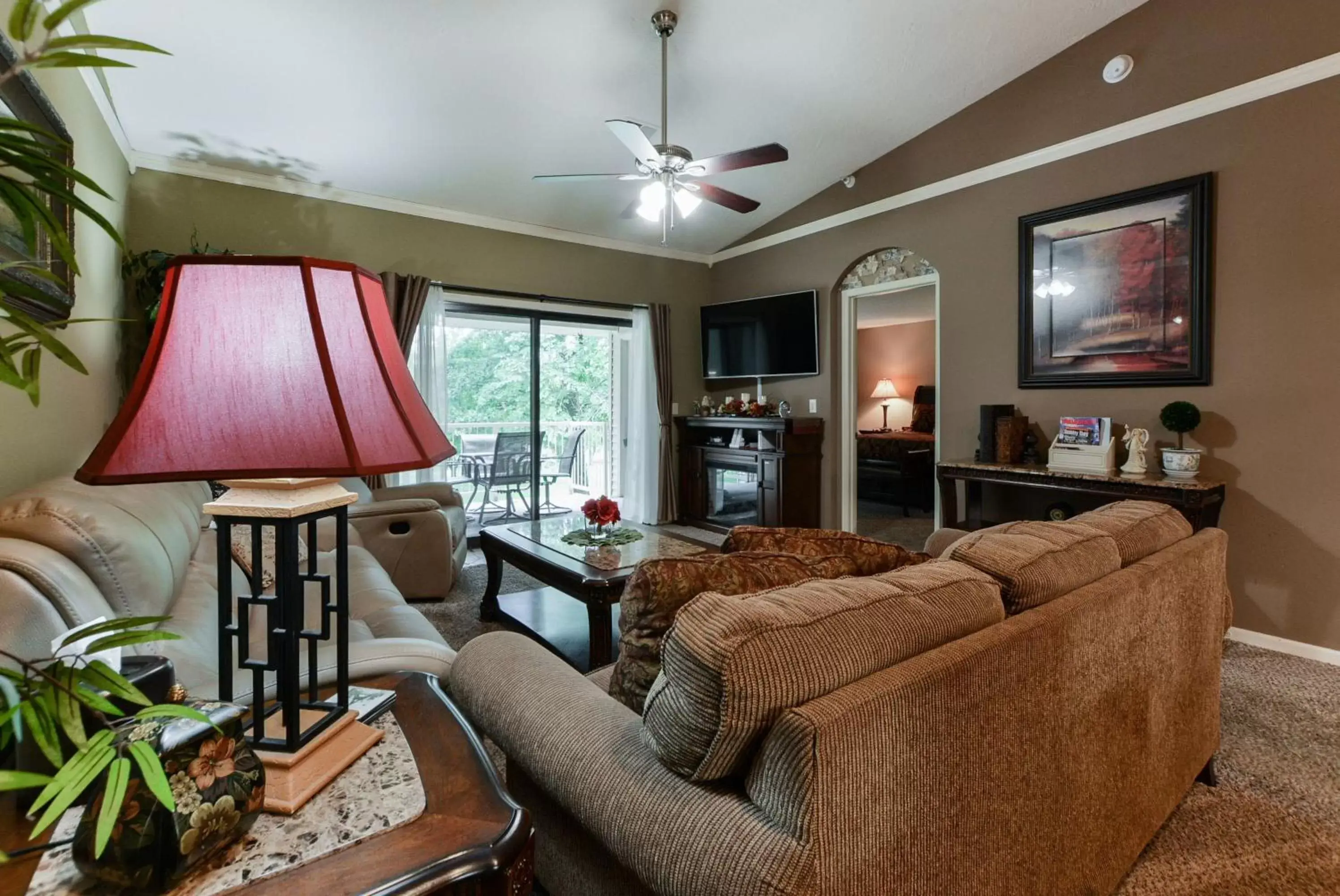 Seating Area in Luxury Condos at Thousand Hills - Branson -Beautifully Remodeled