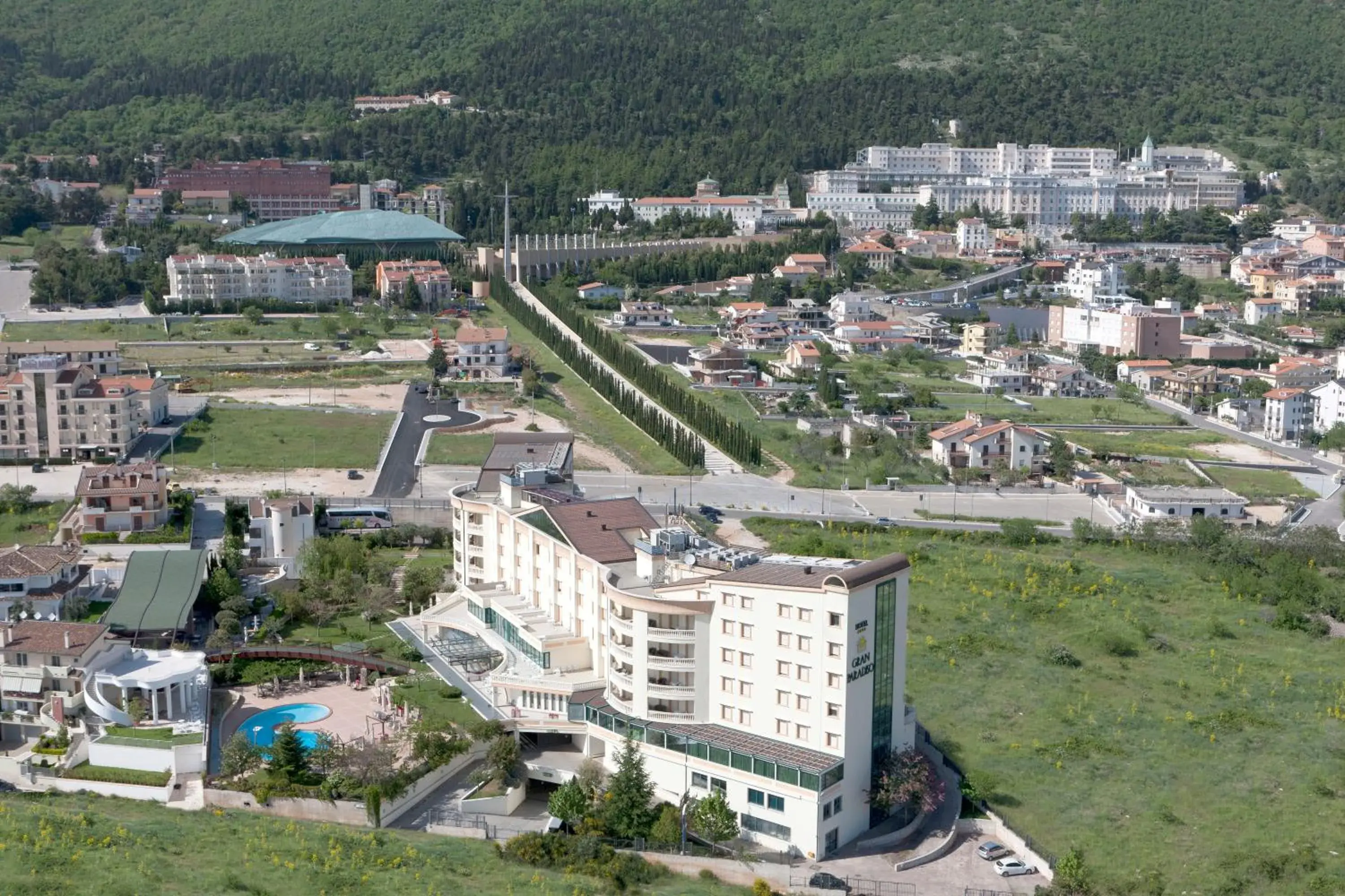 Facade/entrance, Bird's-eye View in Gran Paradiso Hotel Spa