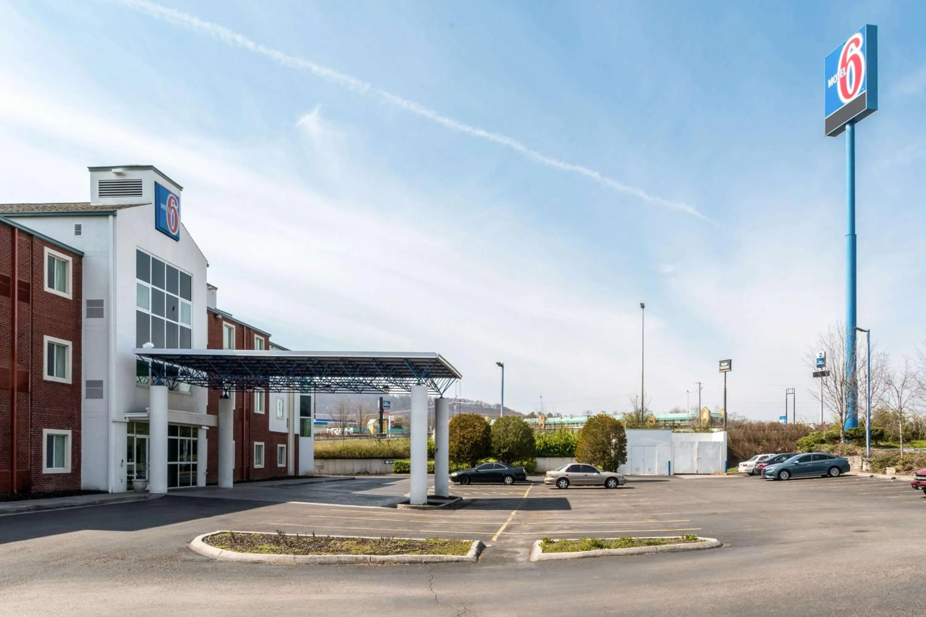 Property building in Motel 6-Newport, TN