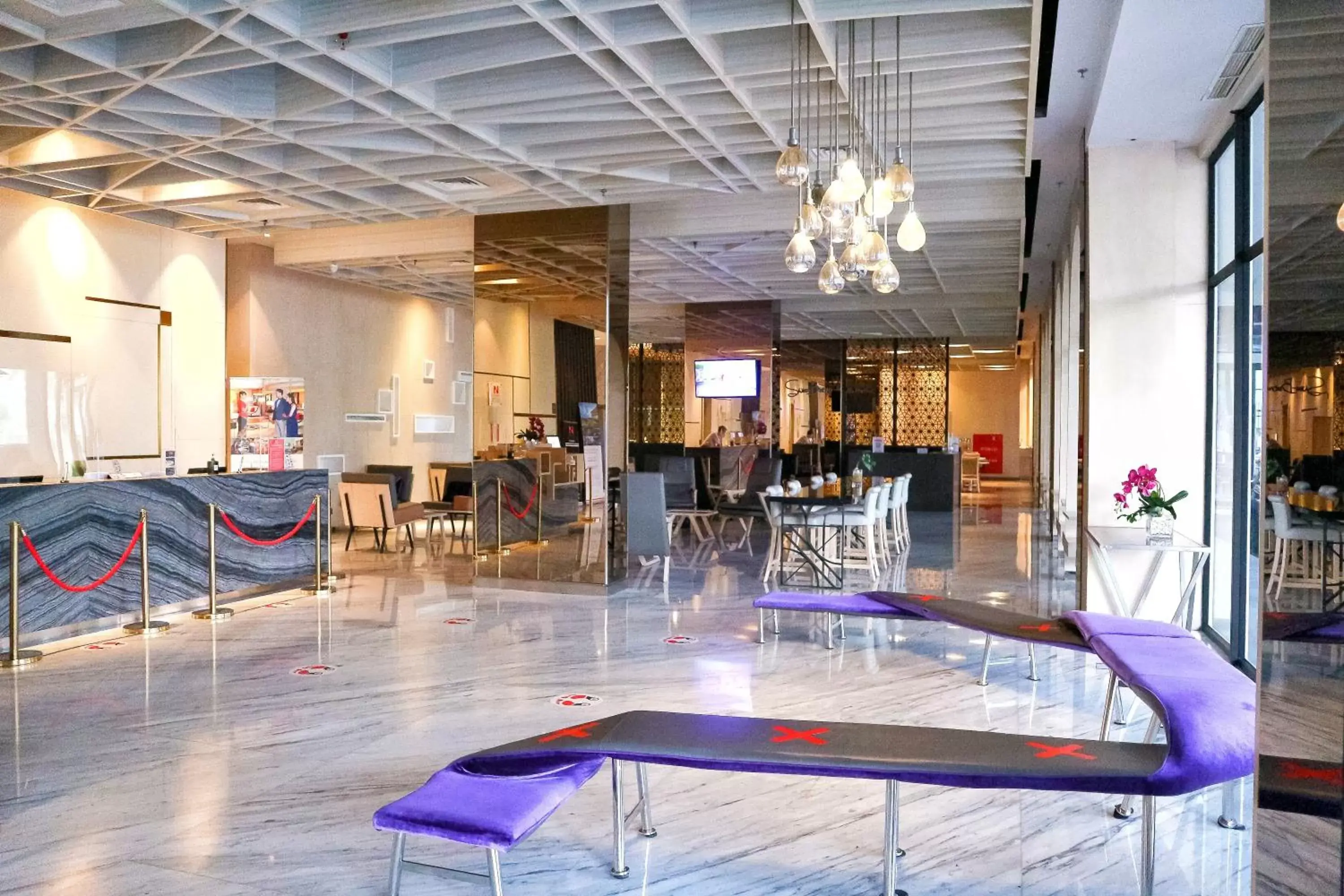 Lobby or reception in Swiss-Belinn Cikarang