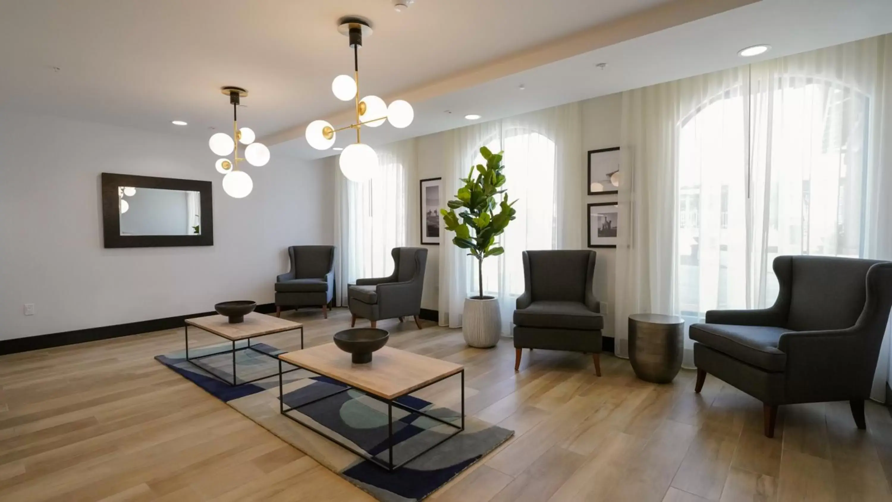 Lobby or reception, Seating Area in La Quinta Inn & Suites by Wyndham Santa Cruz