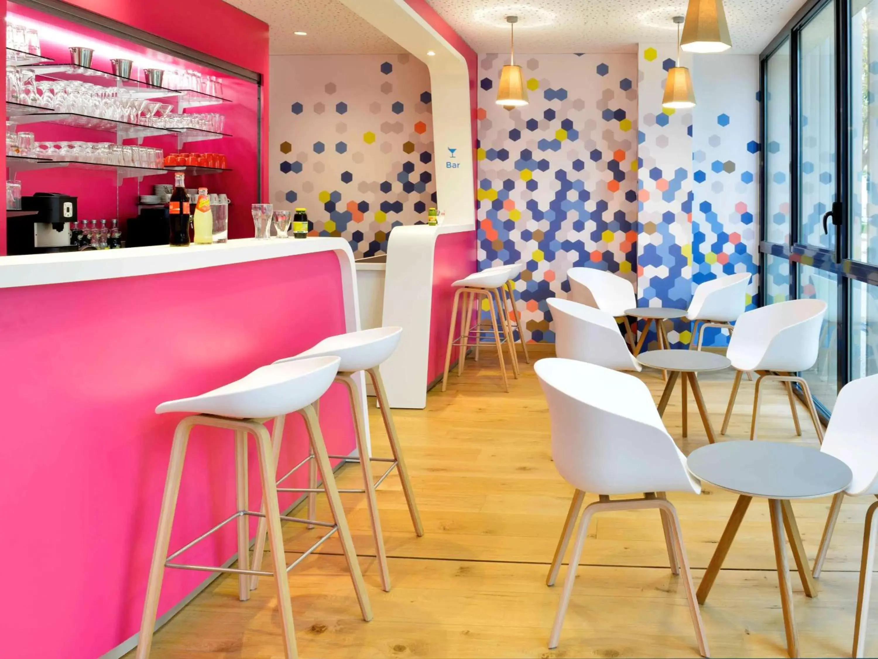 Lounge or bar, Lounge/Bar in ibis Styles Montelimar Centre