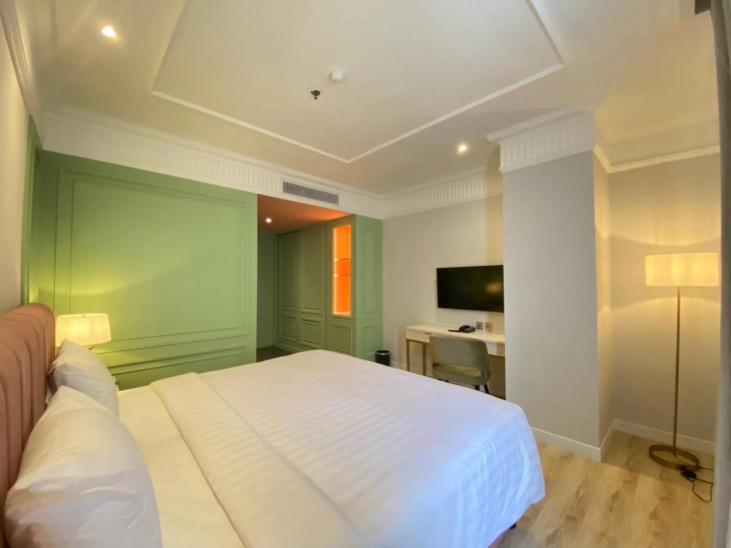 Bed in Maia Hotel Jakarta