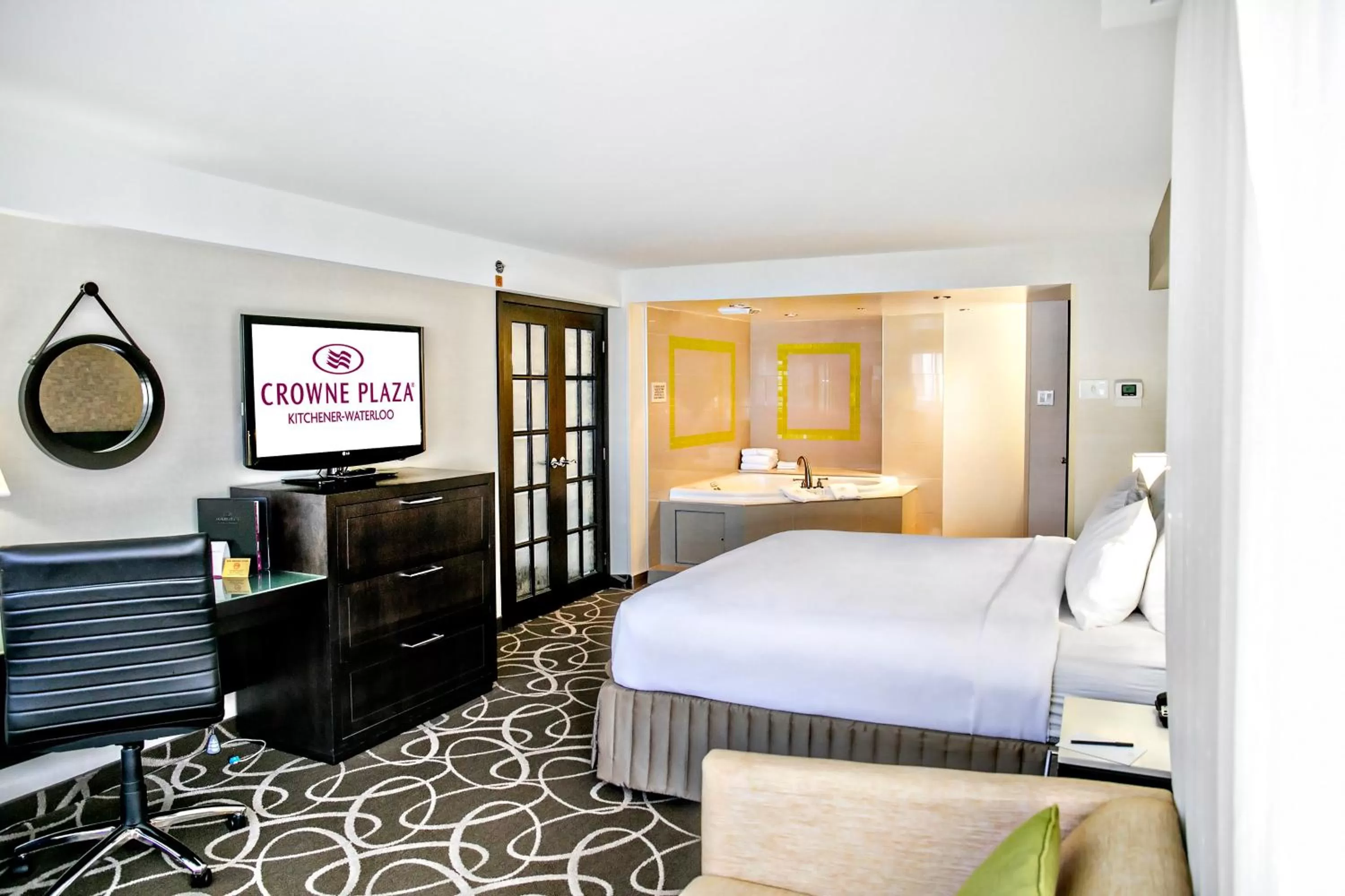 Photo of the whole room, Bed in Crowne Plaza Kitchener-Waterloo by IHG