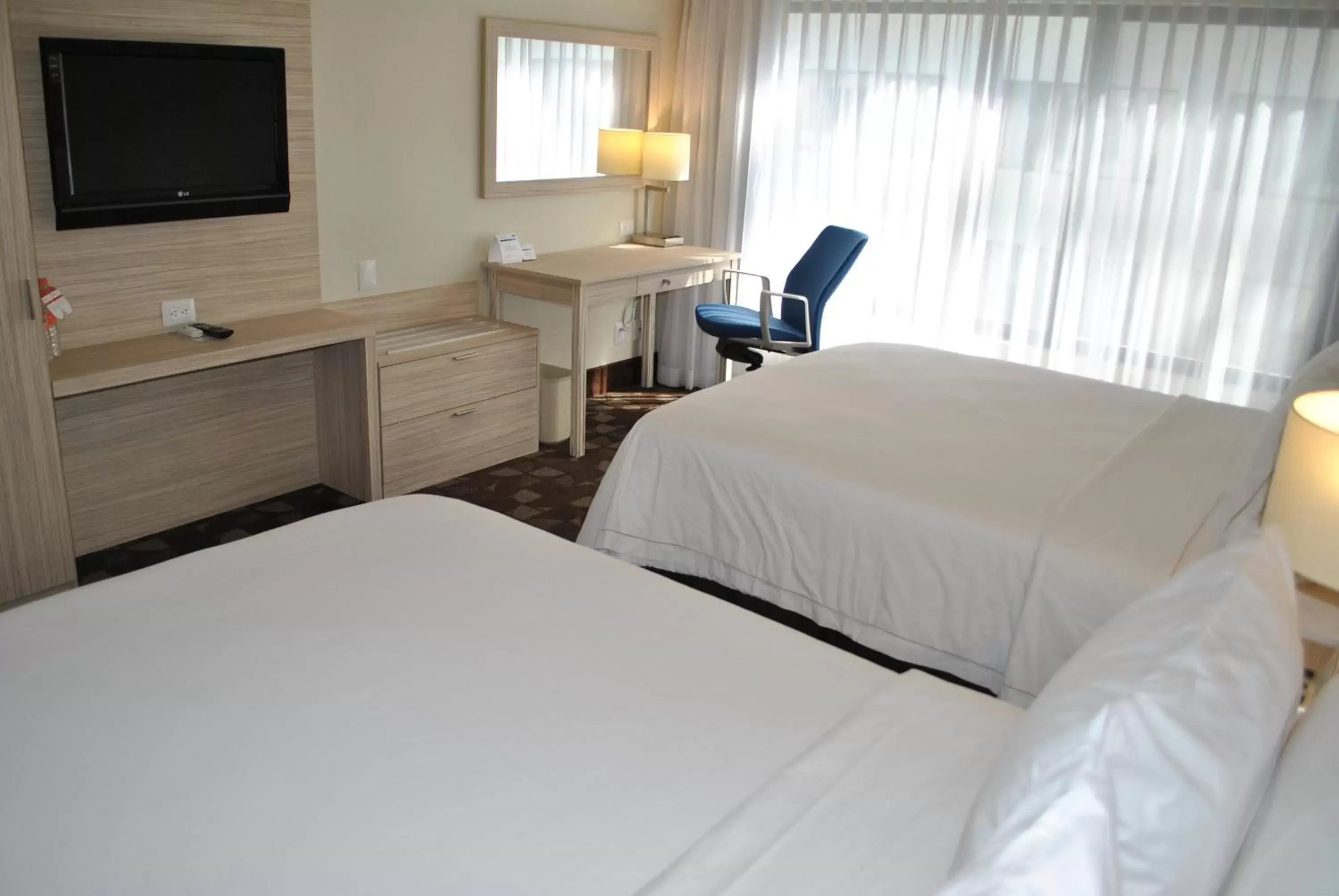 Photo of the whole room, Bed in Holiday Inn Express Toluca, an IHG Hotel