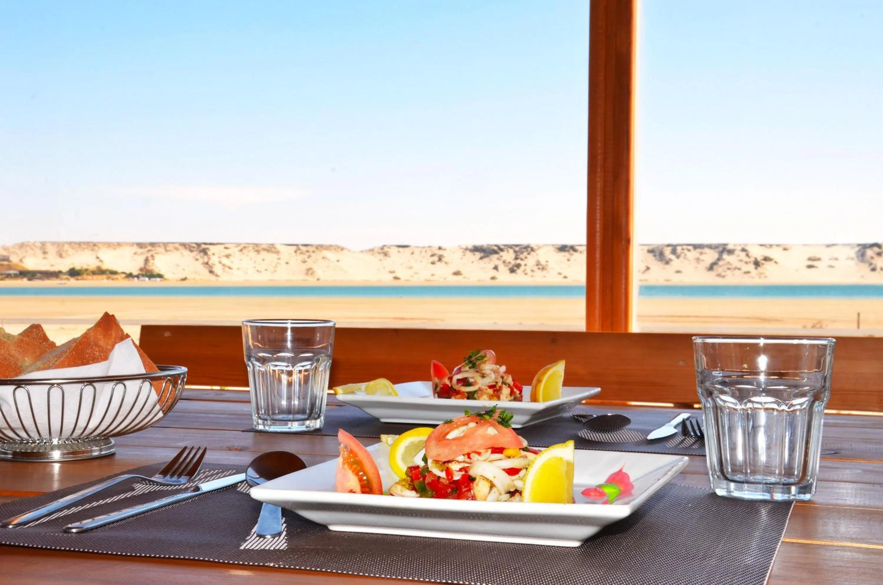 Restaurant/places to eat in Dakhla Camp