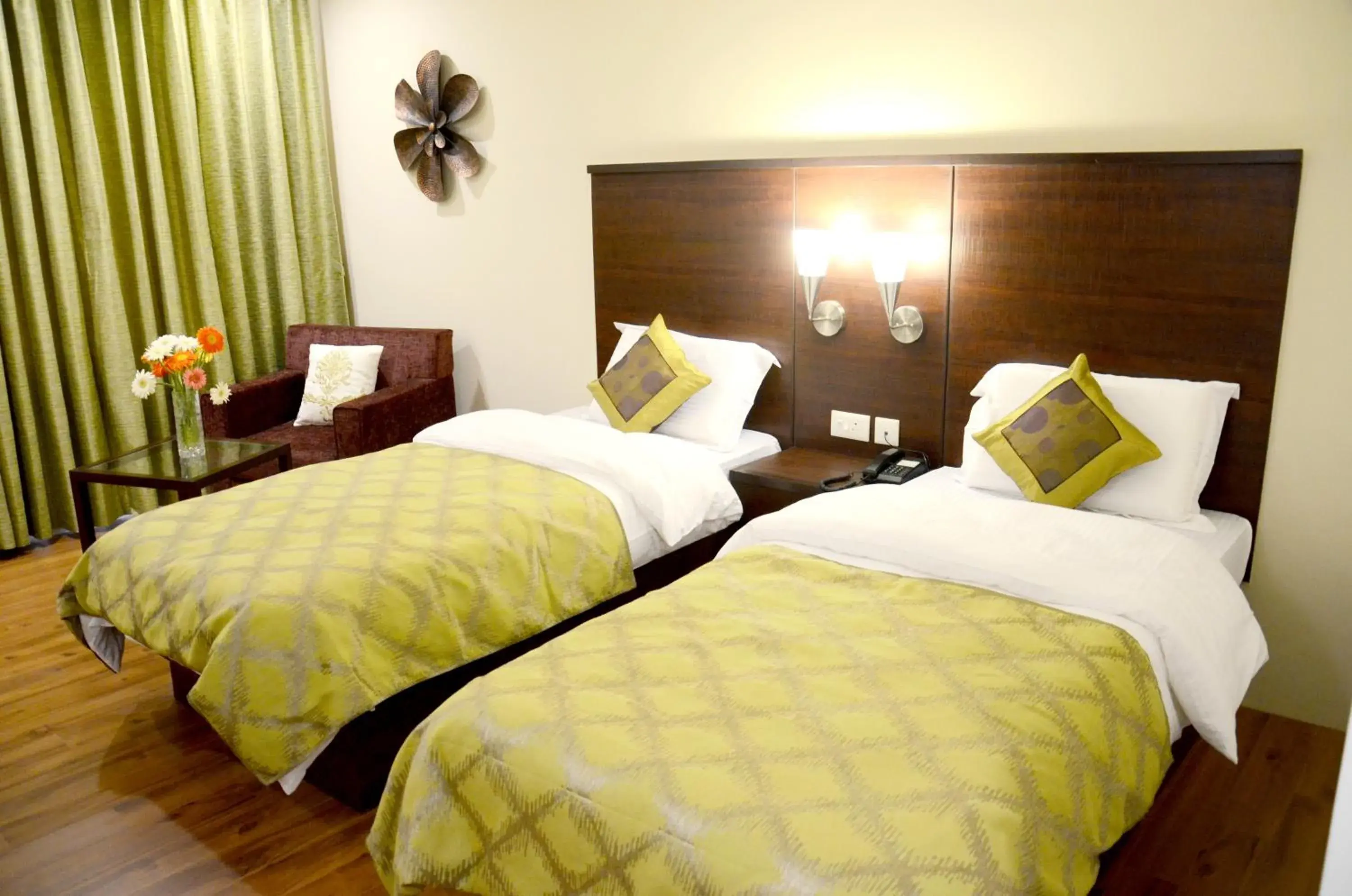Bedroom, Bed in Diamond Hotel