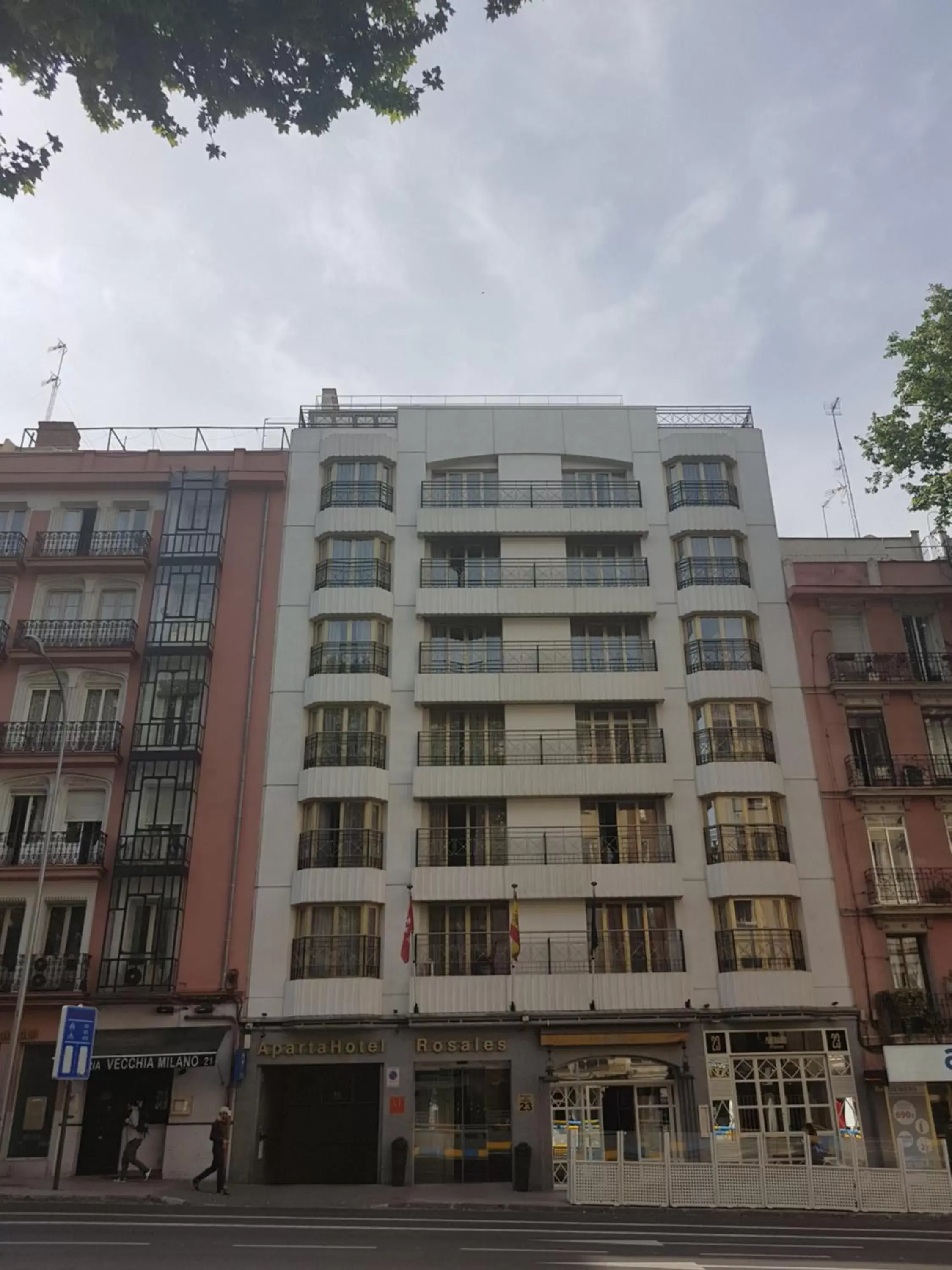 Property Building in Aparto-Hotel Rosales