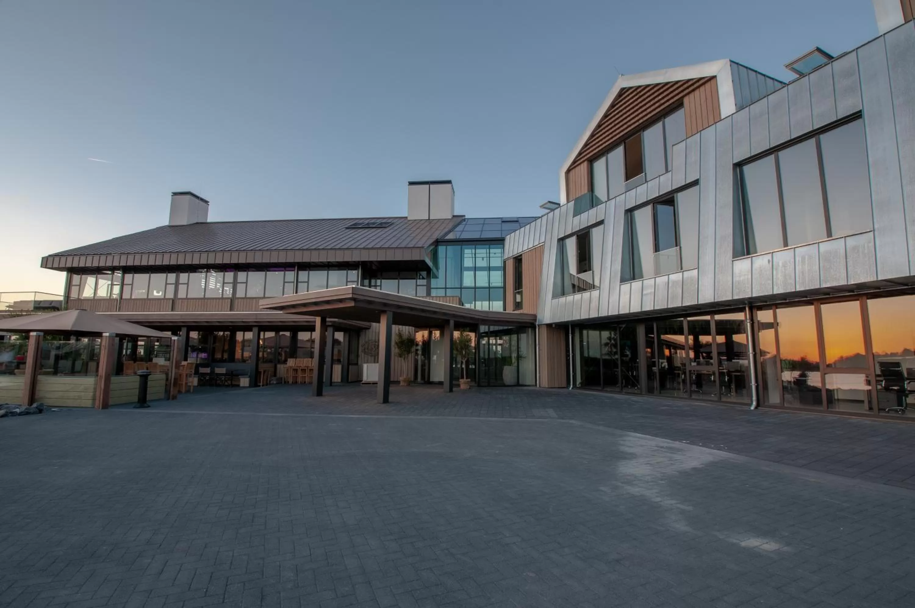 Waterrijk Oesterdam Hotel