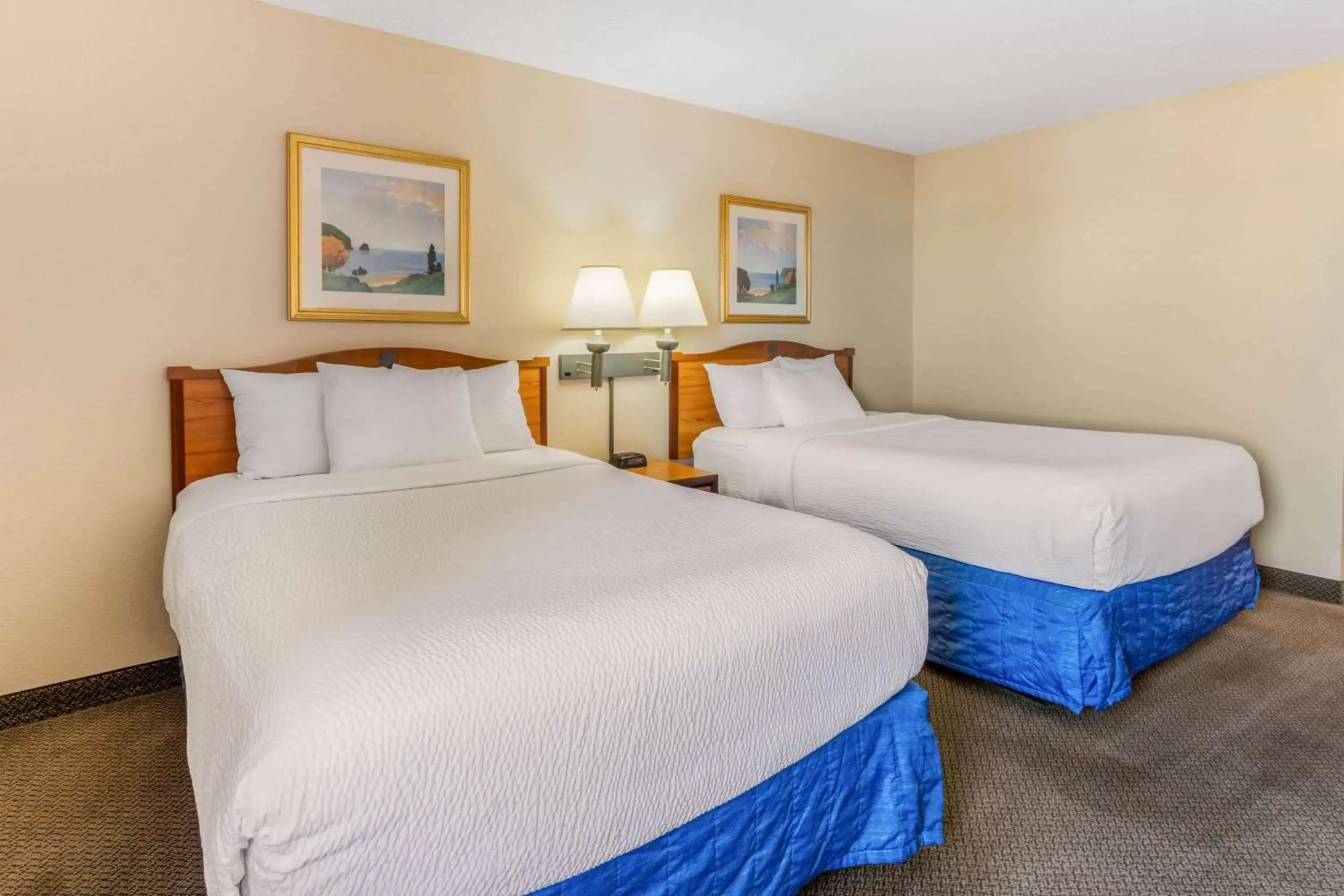 Photo of the whole room, Bed in La Quinta by Wyndham Las Cruces Organ Mountain