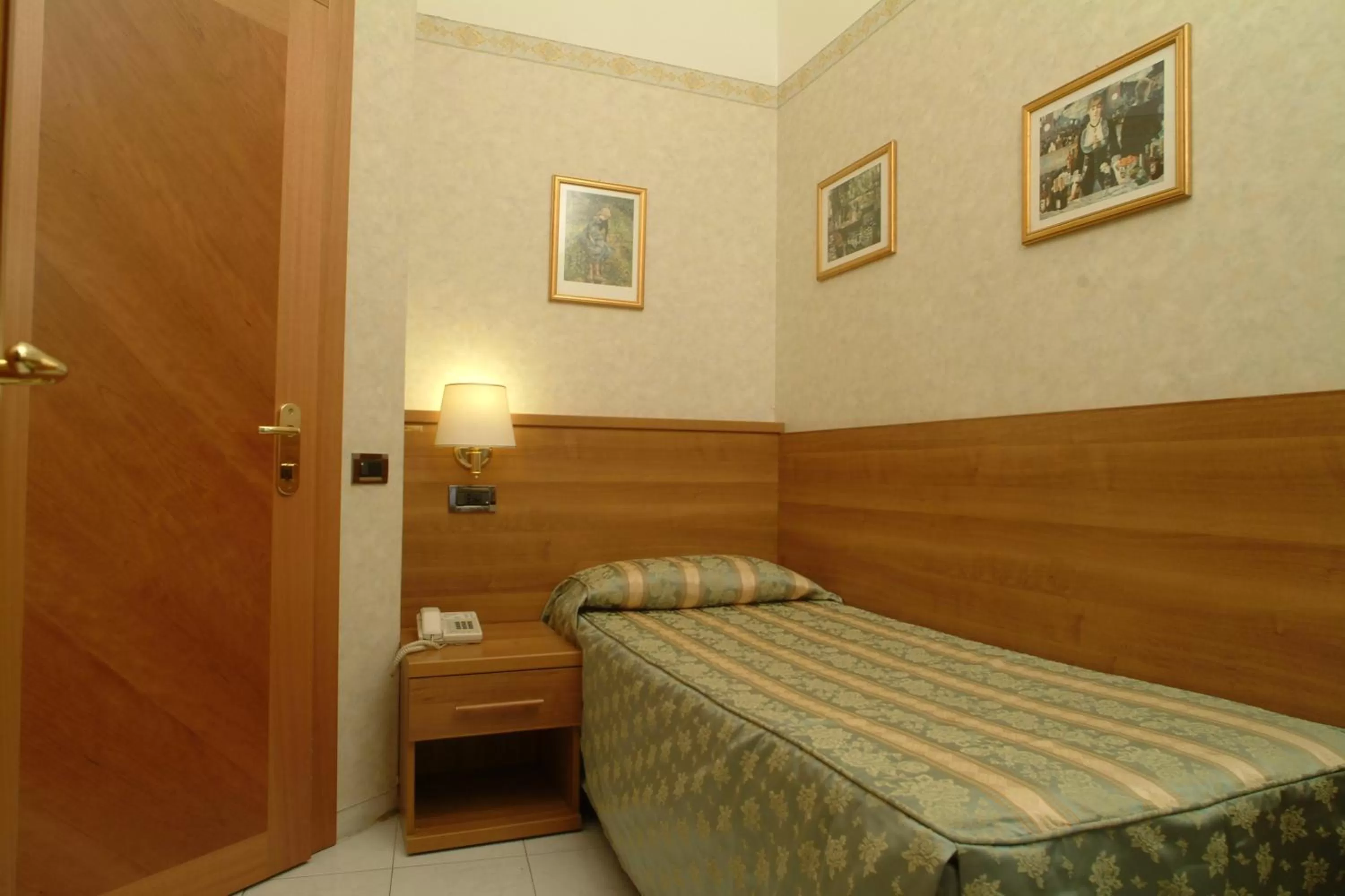 Photo of the whole room, Bed in Hotel Teti