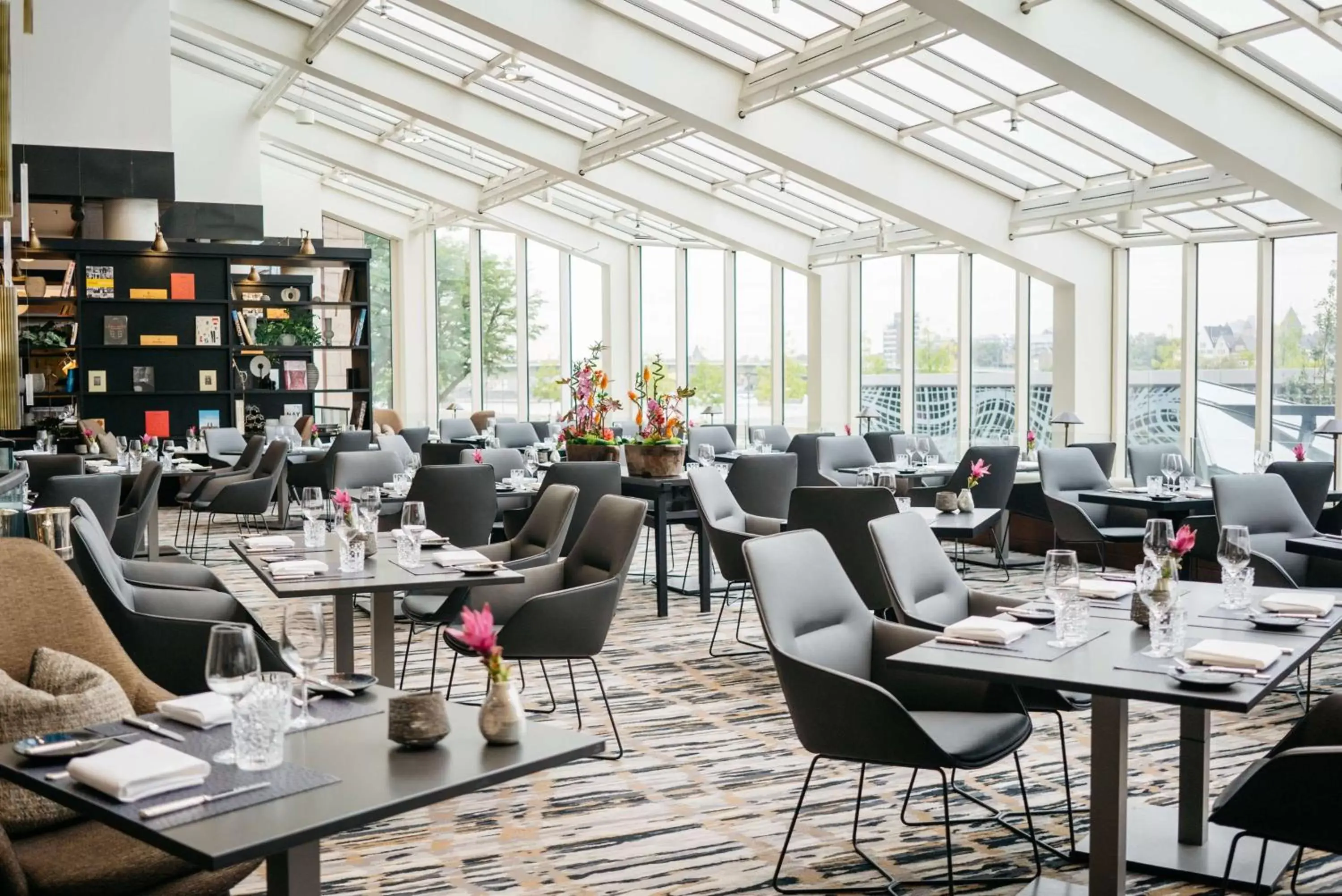 Restaurant/places to eat in Hyatt Regency Köln Restaurant/places to eat in Hyatt Regency Köln