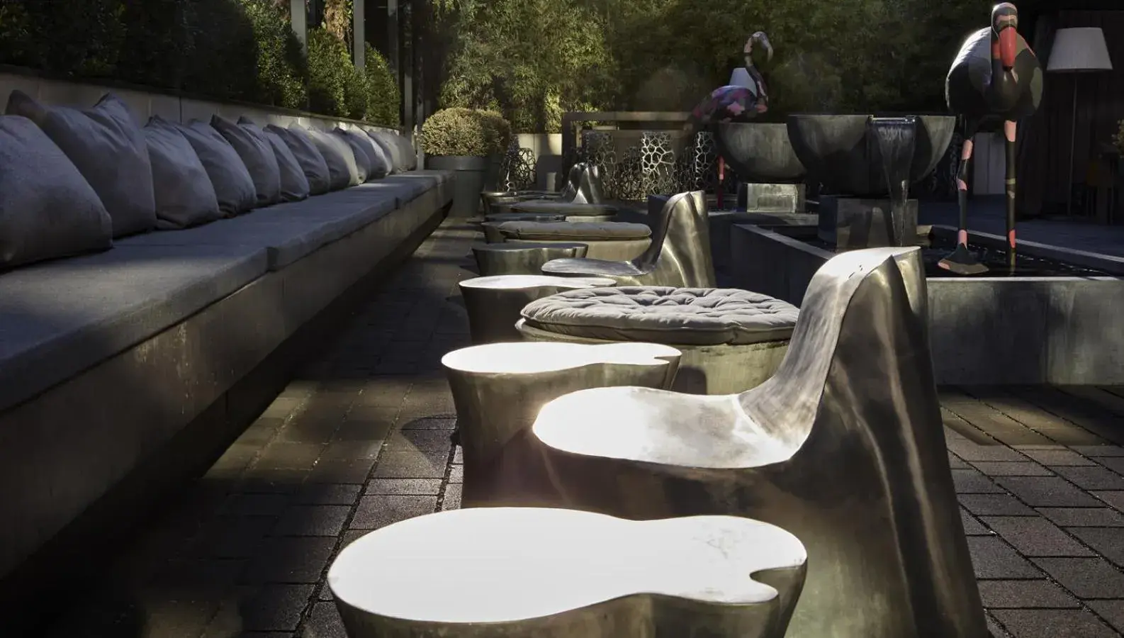 Patio, Seating Area in Roomers Frankfurt The Legend, a member of Design Hotels