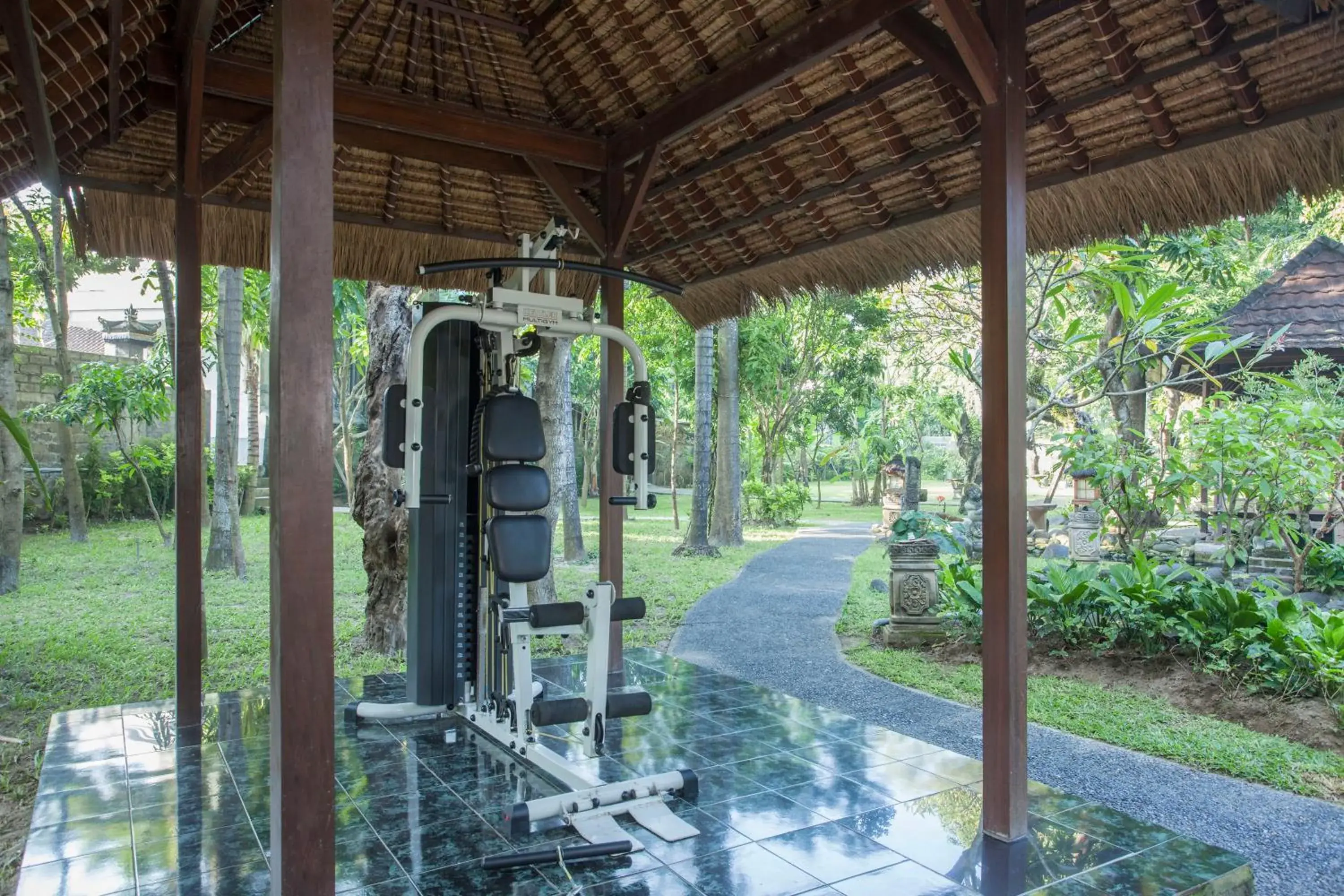 Fitness centre/facilities in Matahari Bungalow Hotel