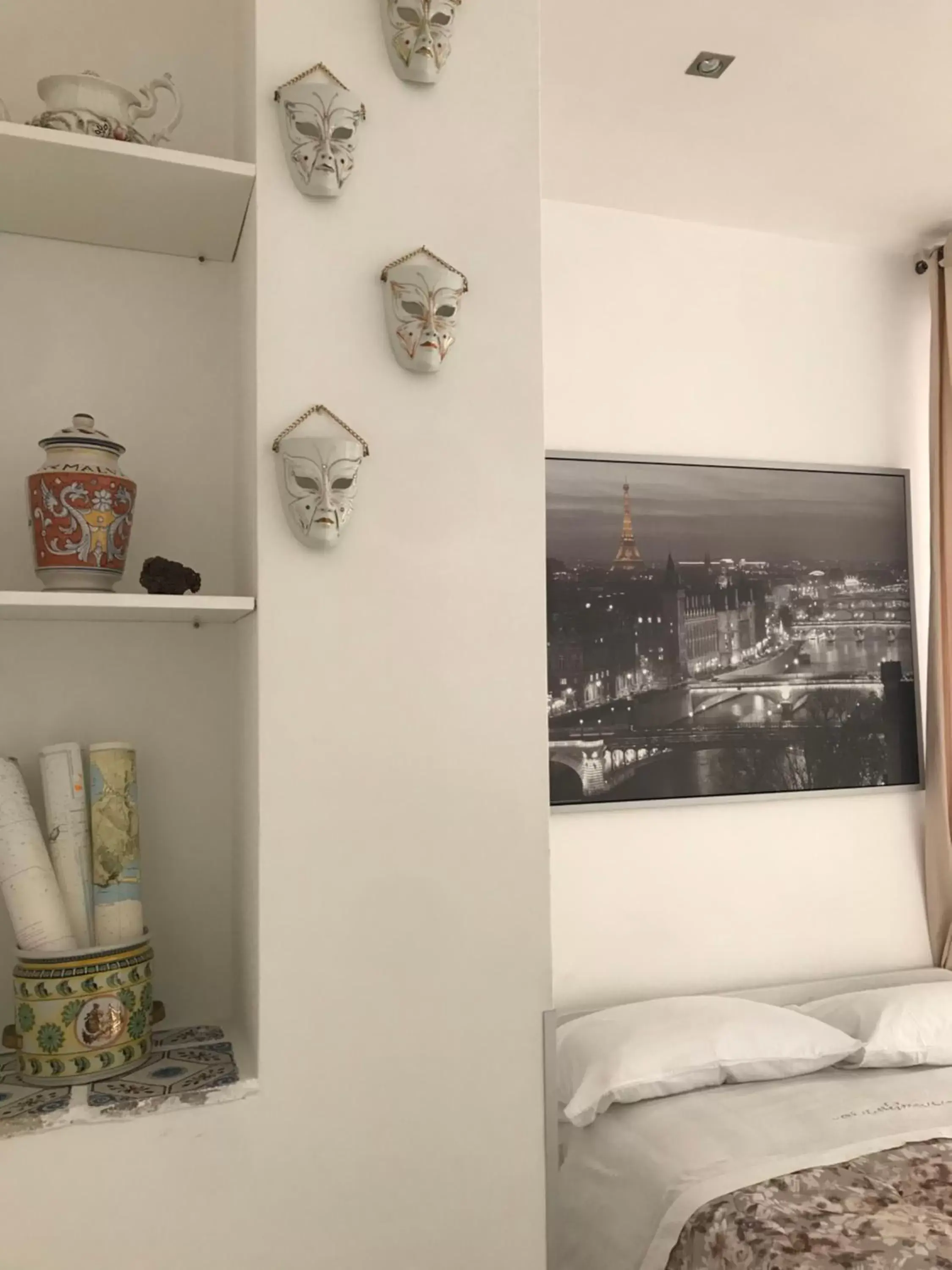 Bedroom in International Naples