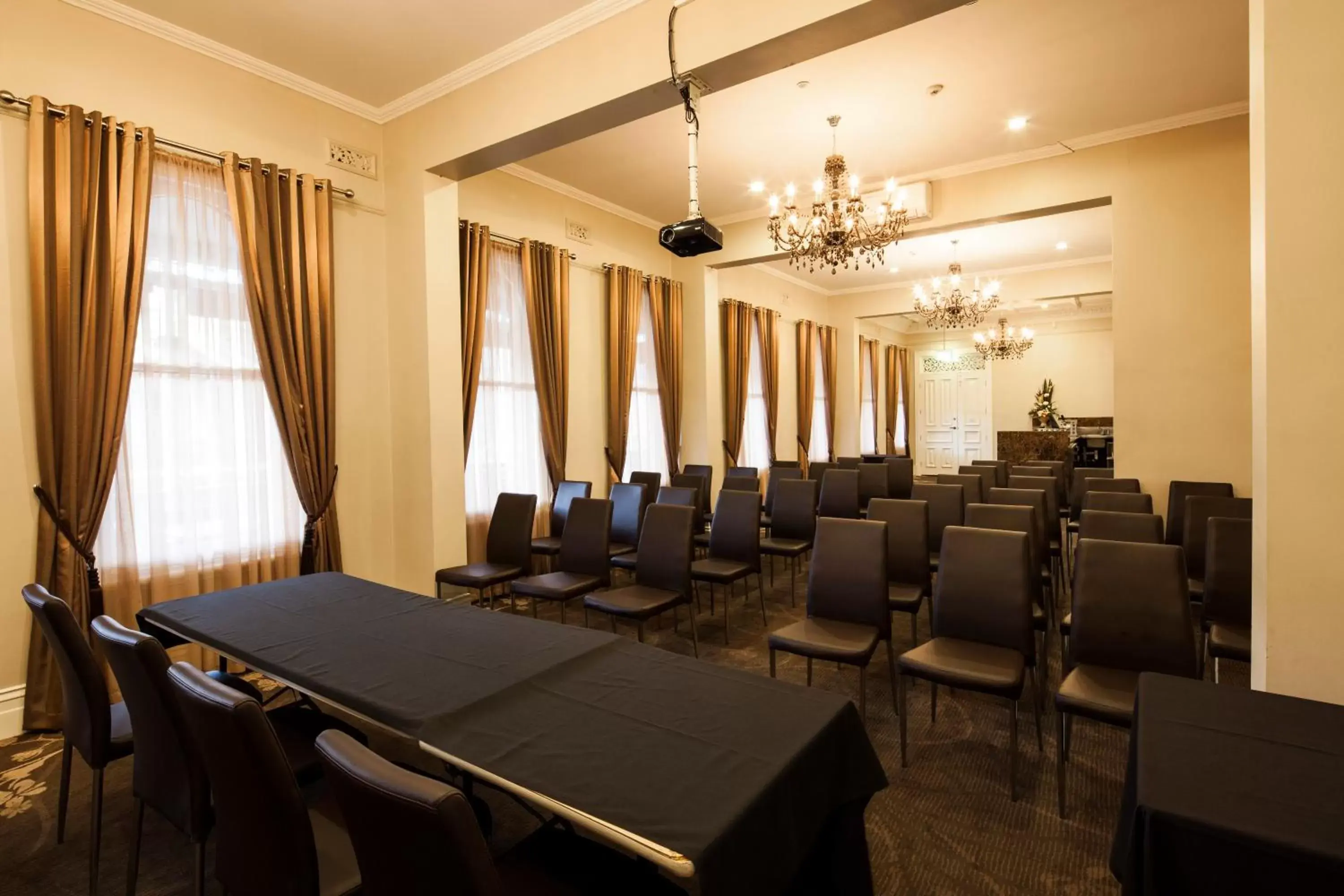 Business facilities in Quality Inn The George Hotel Ballarat