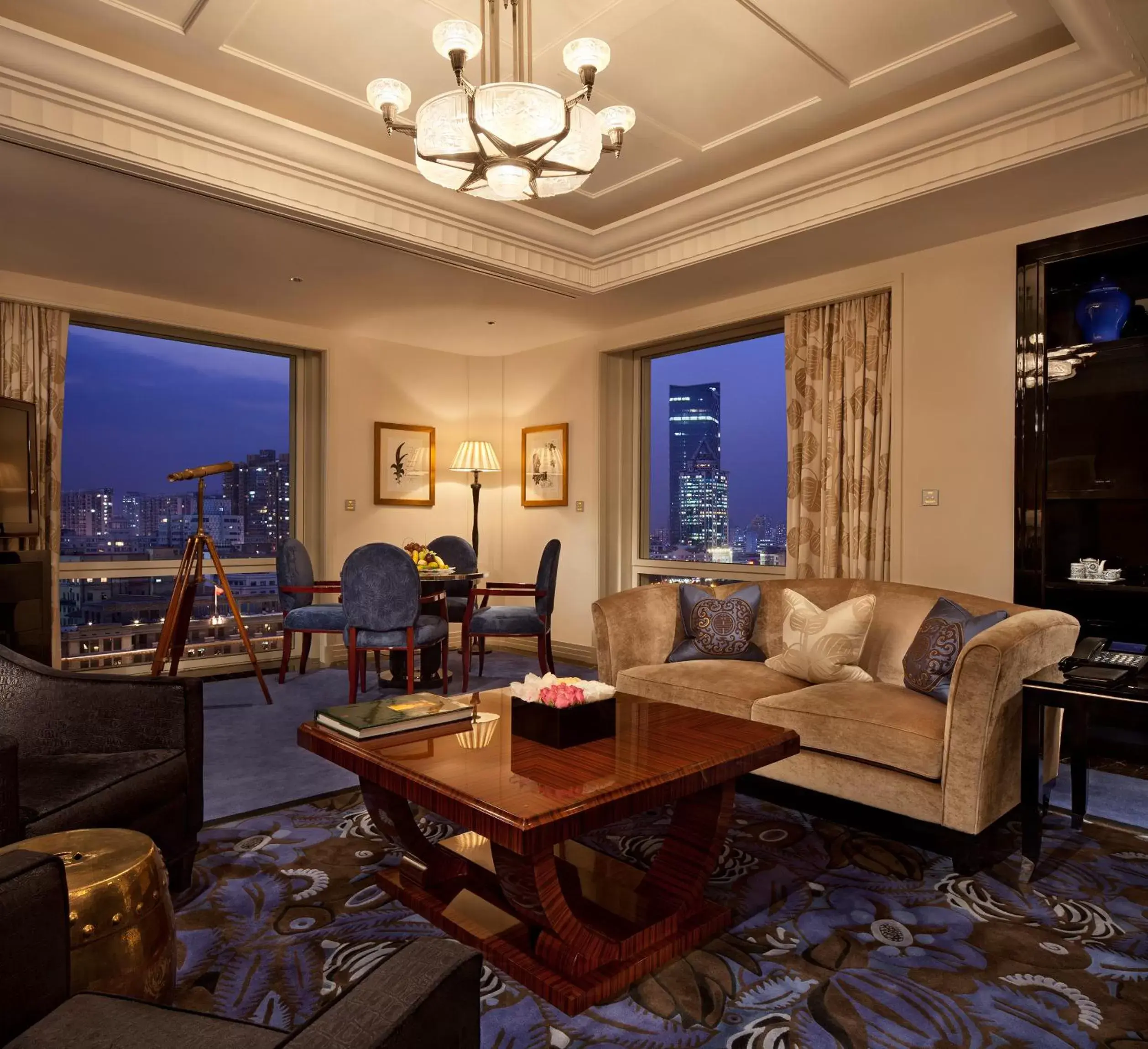 Living room, Seating Area in The Peninsula Shanghai