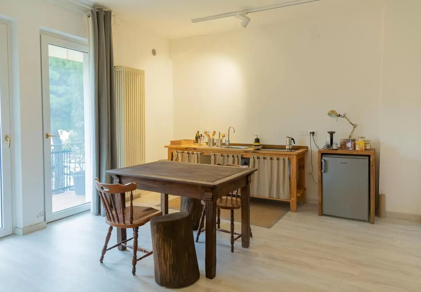 Kitchen or kitchenette, Dining Area in CA11 - Apartments