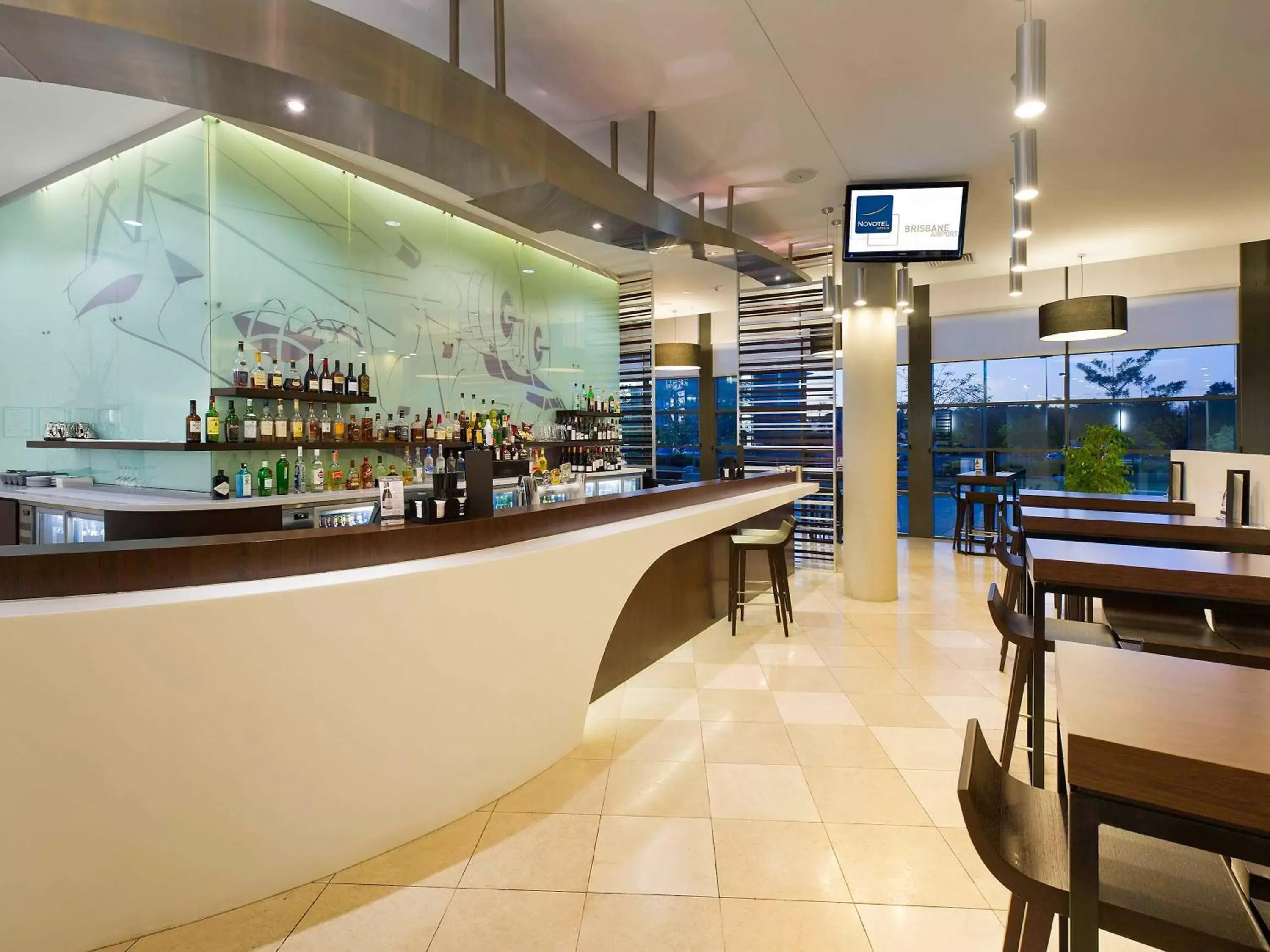 Restaurant/places to eat, Lounge/Bar in Novotel Brisbane Airport