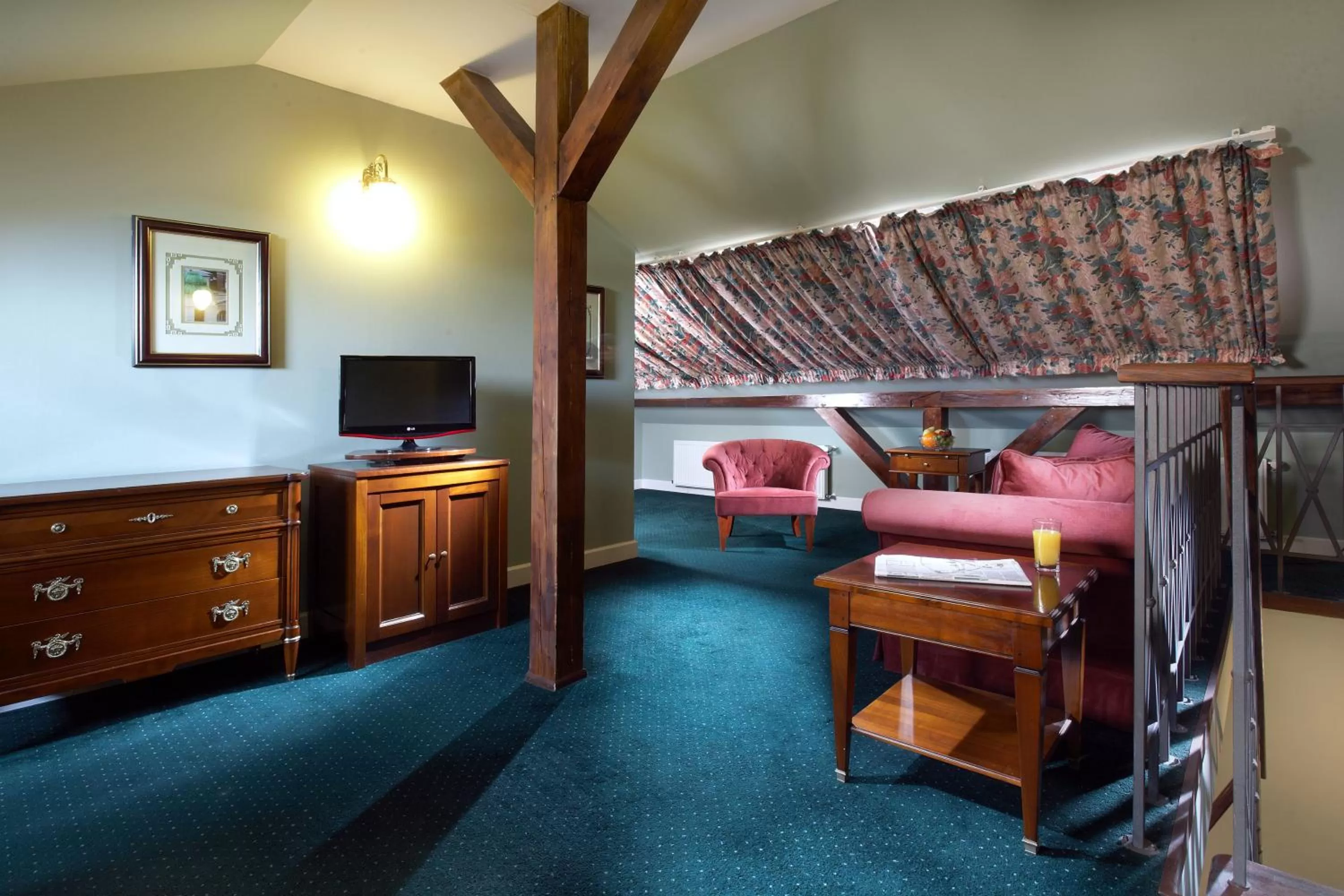 Living room, Bed in Hotel Liberty