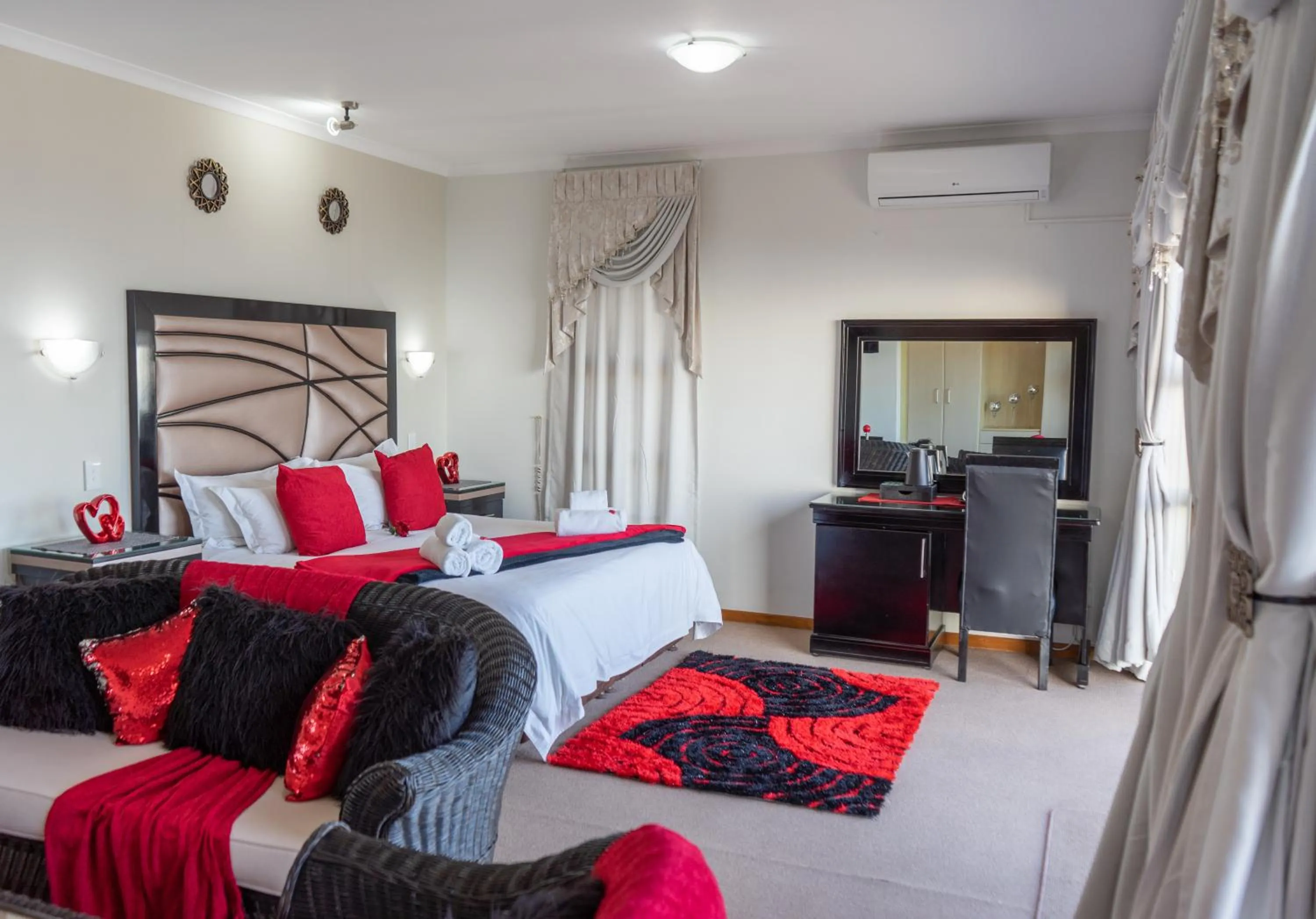 Coffee/tea facilities, Bed in Bar-t-nique Guest House