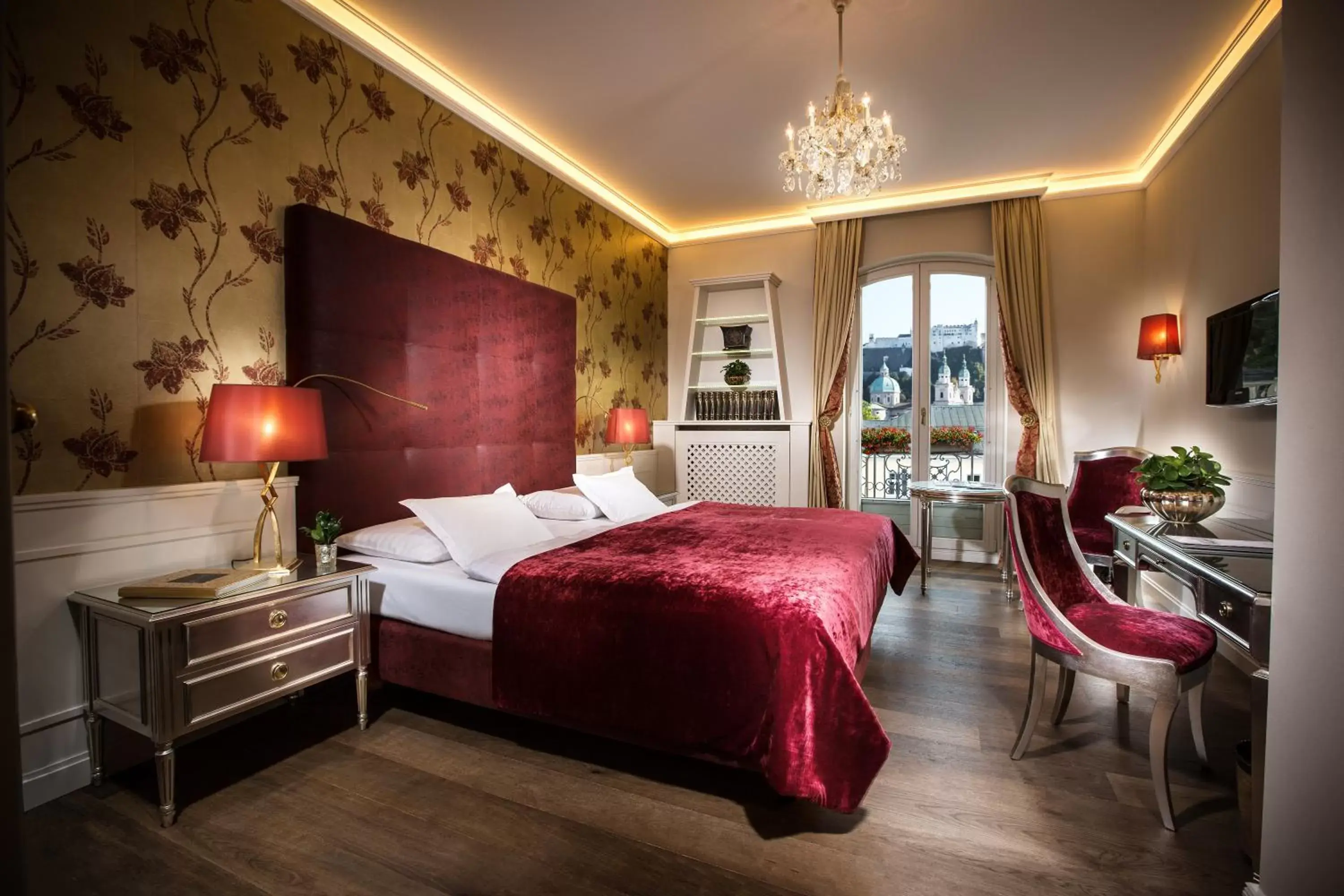 Bed in Hotel Bristol Salzburg