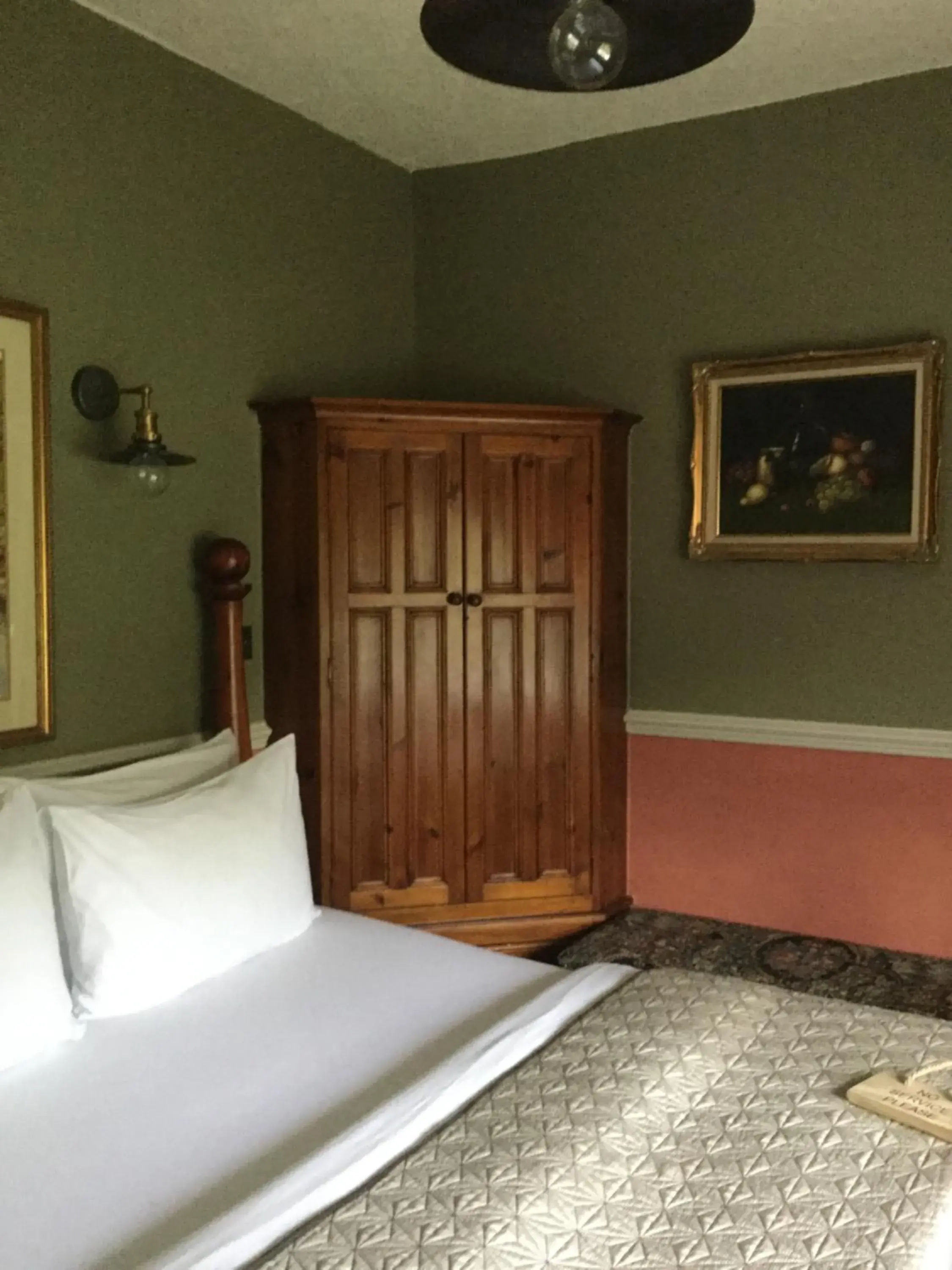 Bedroom, Bed in Ash Farm Country House
