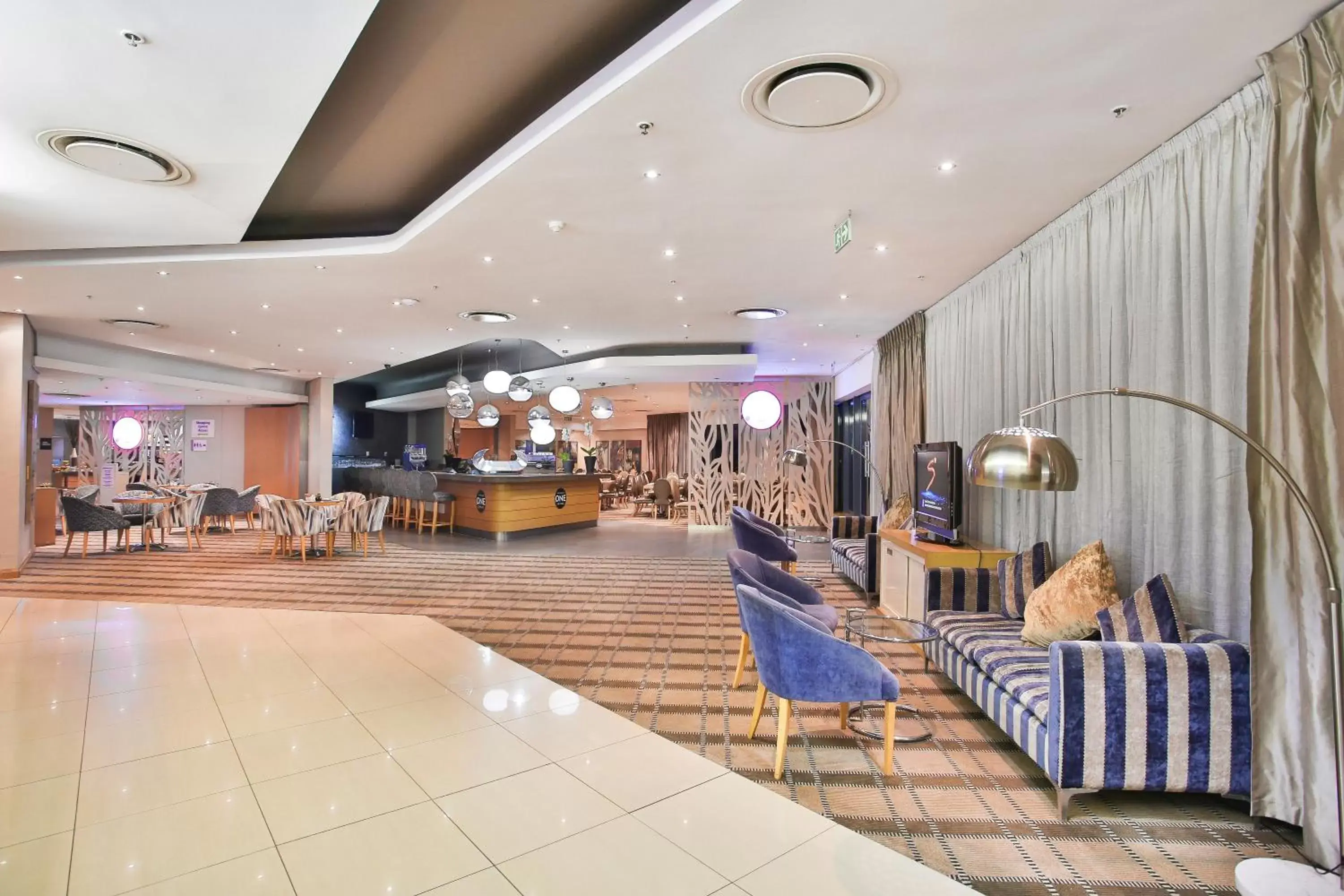 Restaurant/places to eat, Lobby/Reception in RH Hotel Pretoria