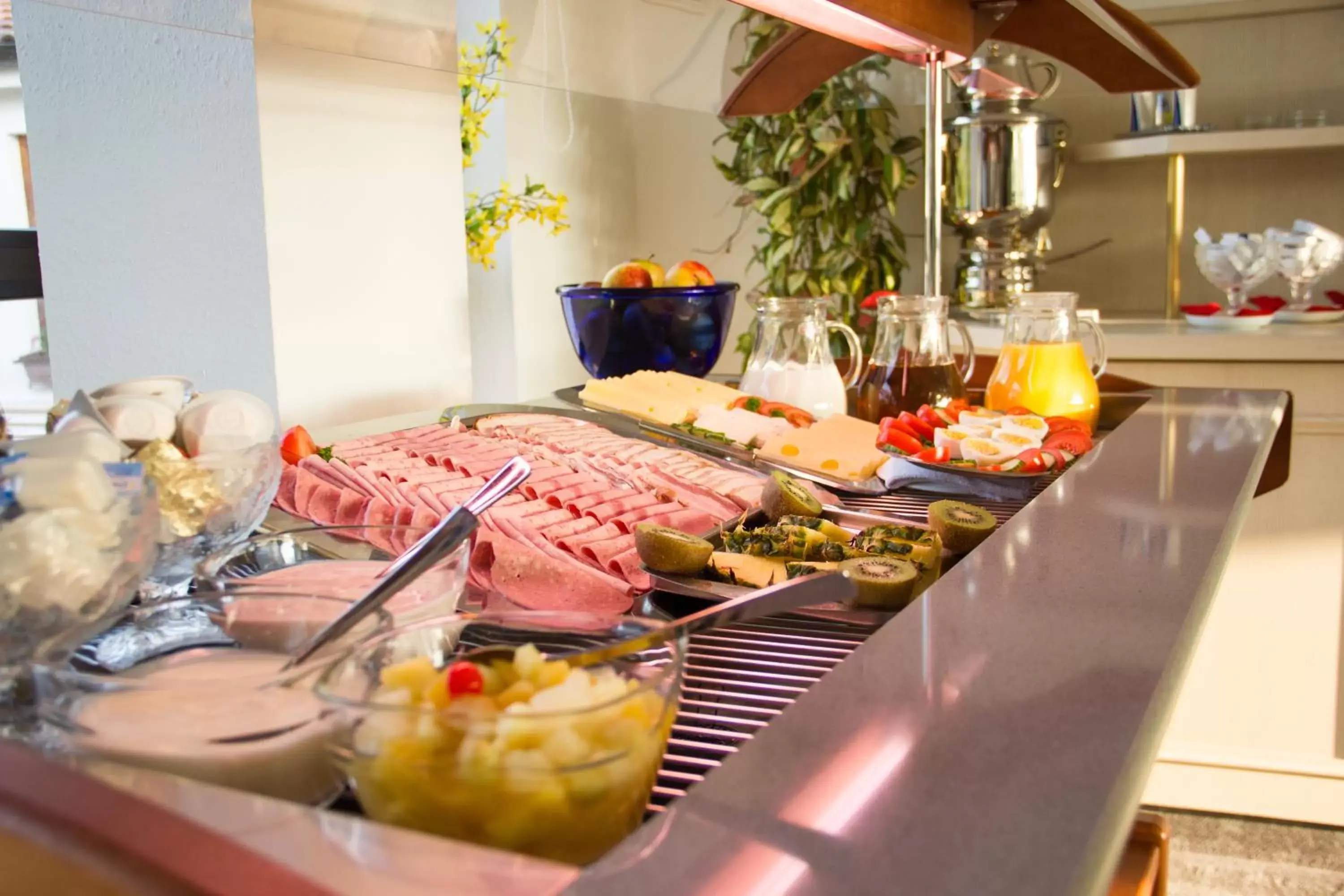 Food and drinks in Hotel Sonnenkeller Food and drinks in Hotel Sonnenkeller