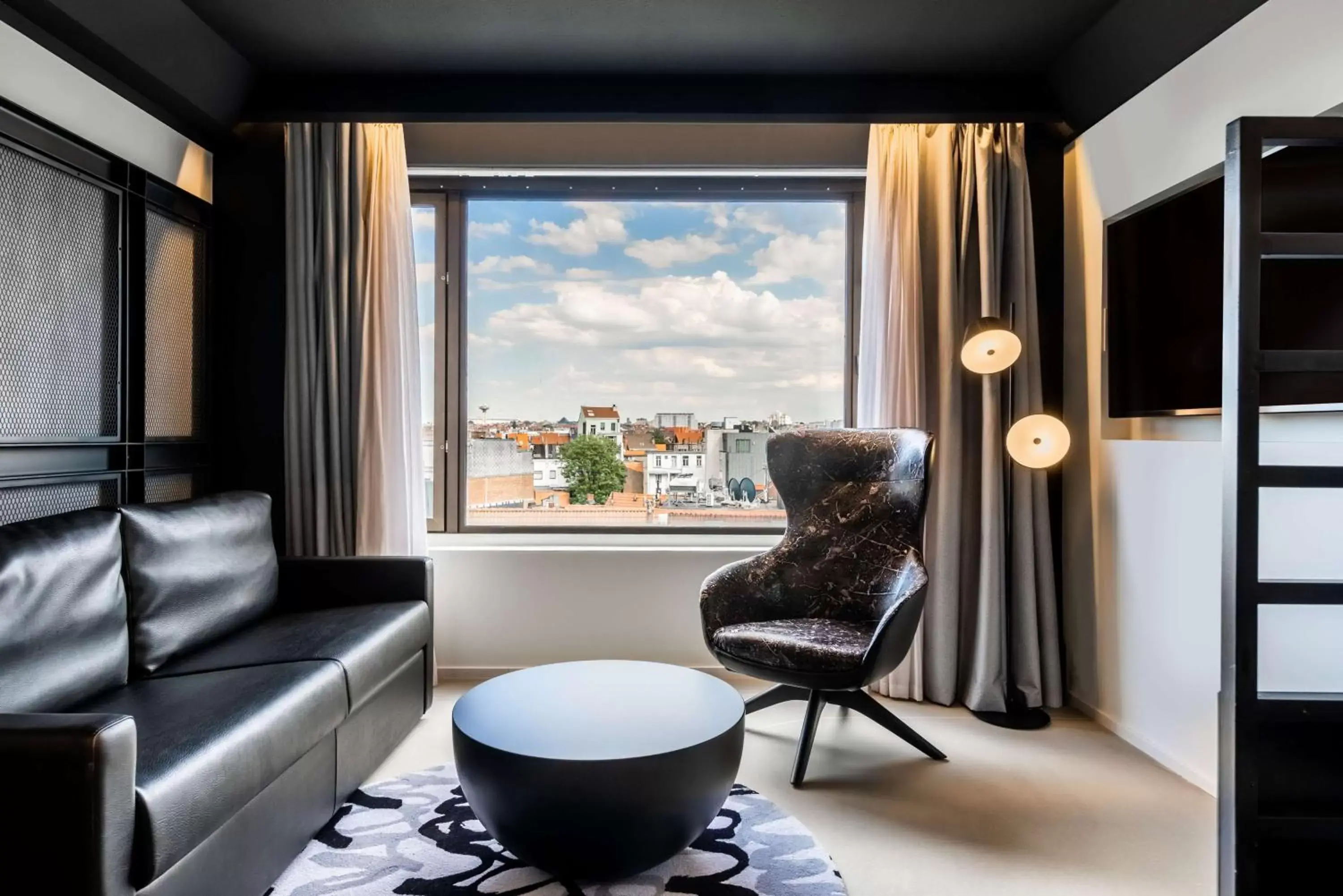 Bedroom, Seating Area in nhow Brussels Bloom