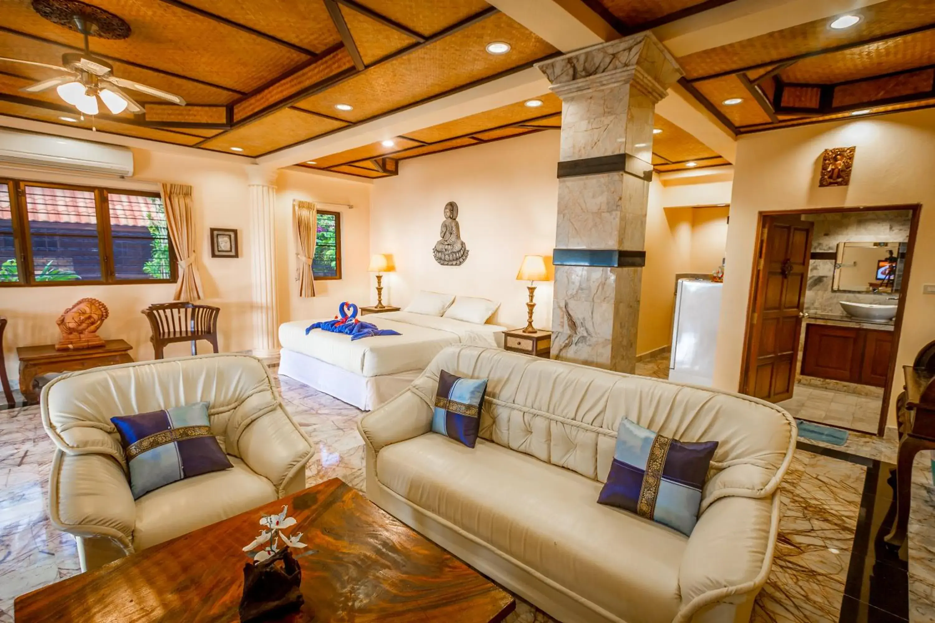 Bedroom, Seating Area in Laguna Beach Club Resort