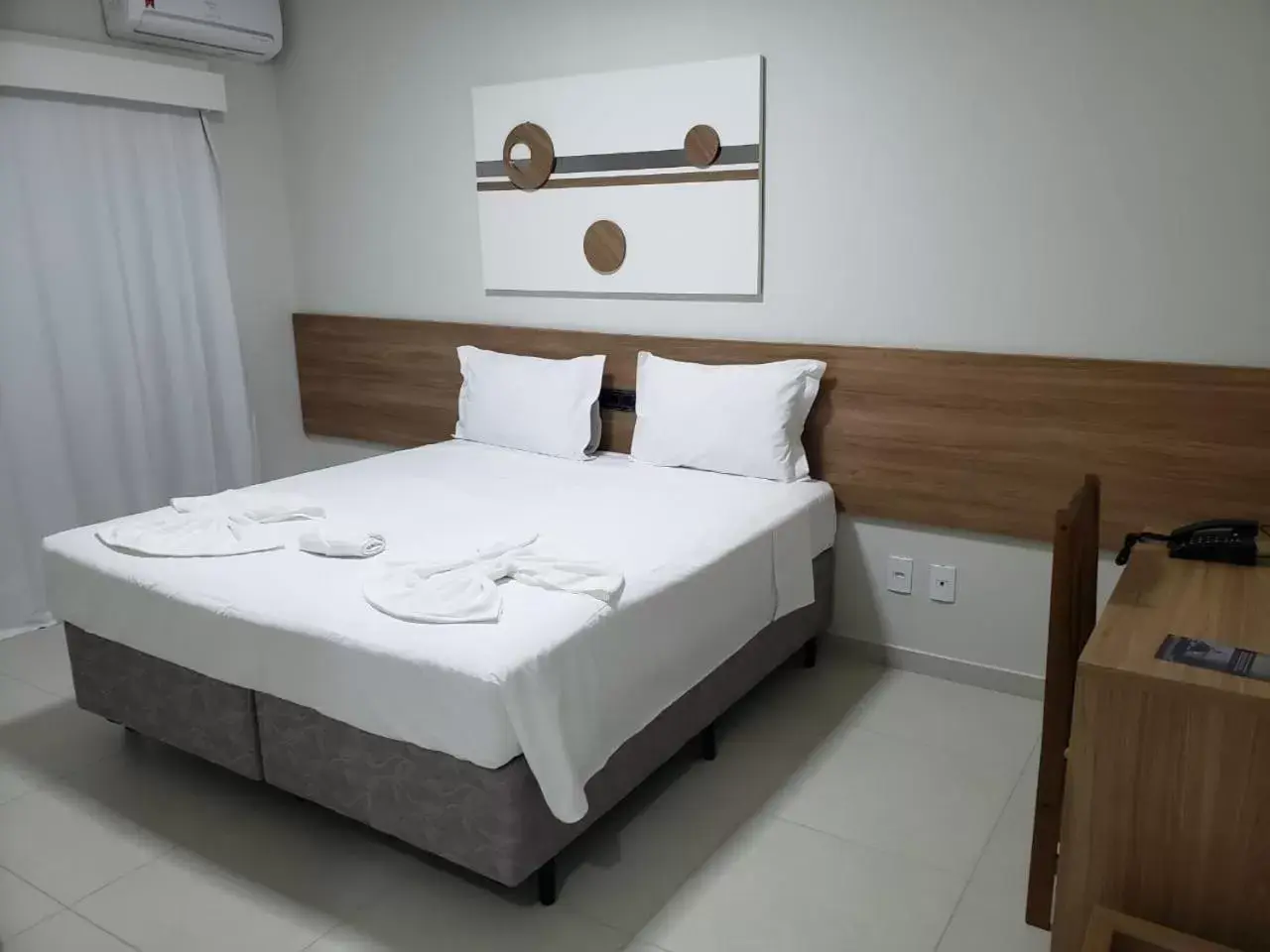 Double Room - single occupancy - Disability Access in Regional Plaza Hotel Event Park Double Room - single occupancy - Disability Access in Regional Plaza Hotel Event Park