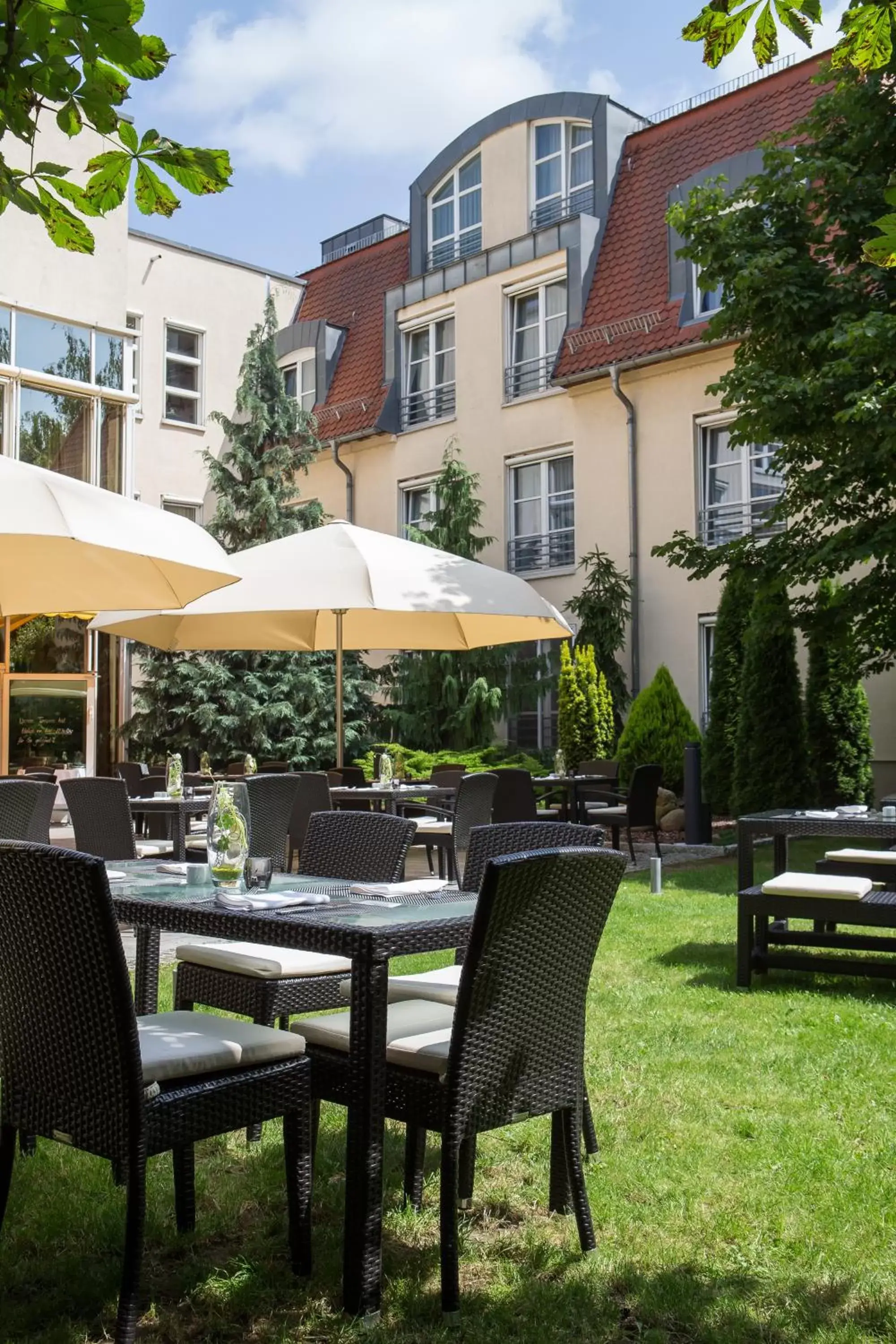 Garden, Restaurant/Places to Eat in Seminaris Hotel Leipzig