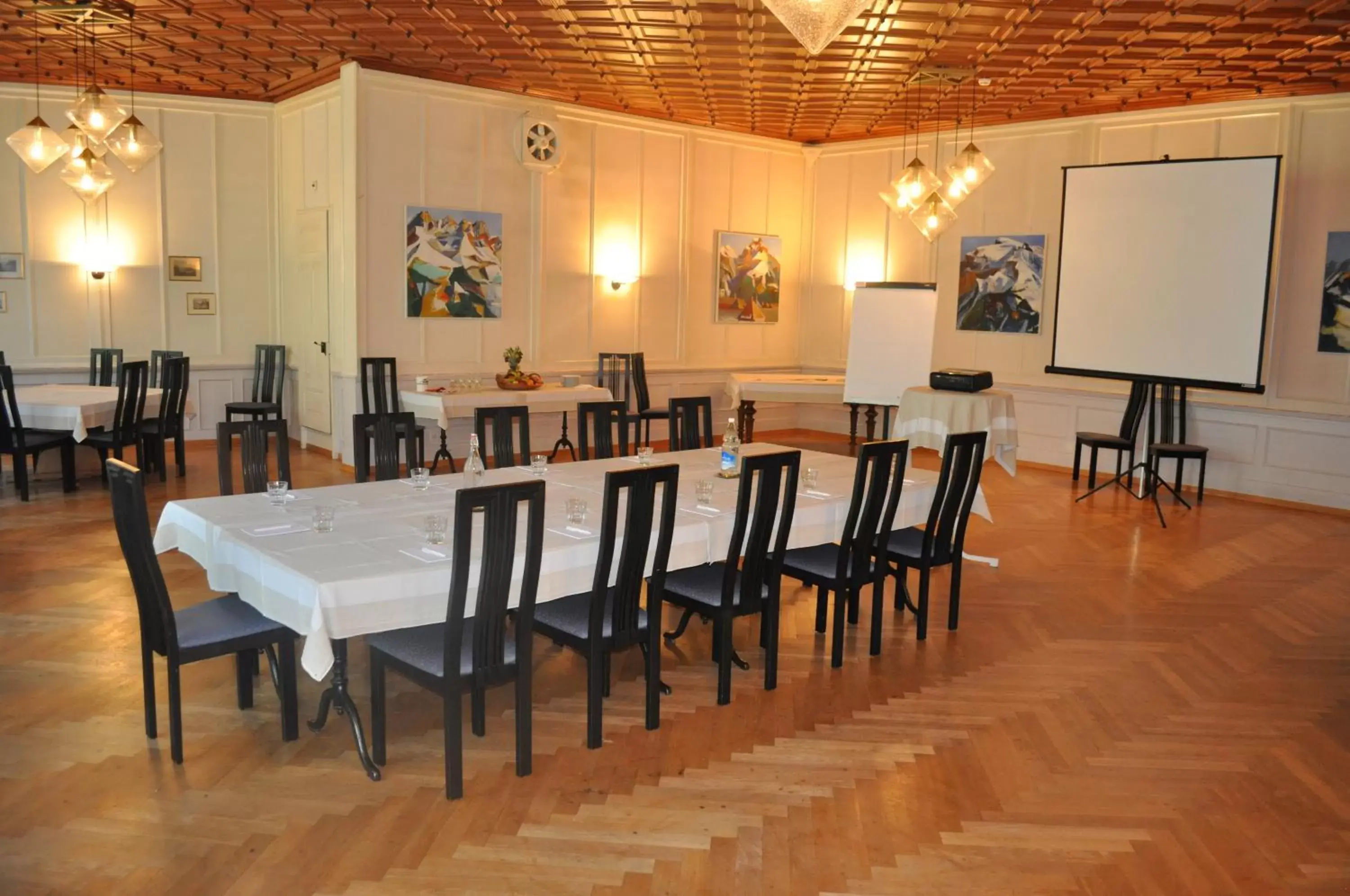 Meeting/conference room, Restaurant/Places to Eat in Hotel Engelberg "das Trail Hotel"