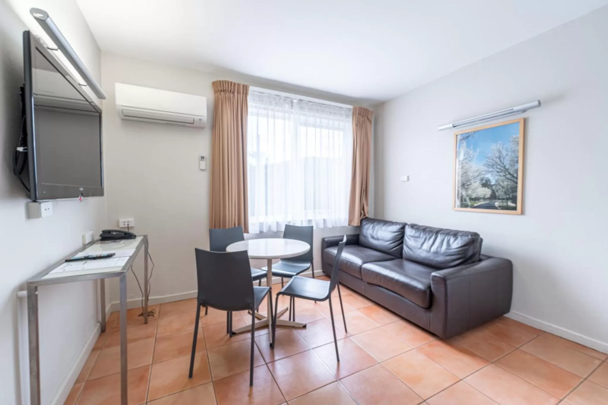 Seating area in Forrest Hotel & Apartments