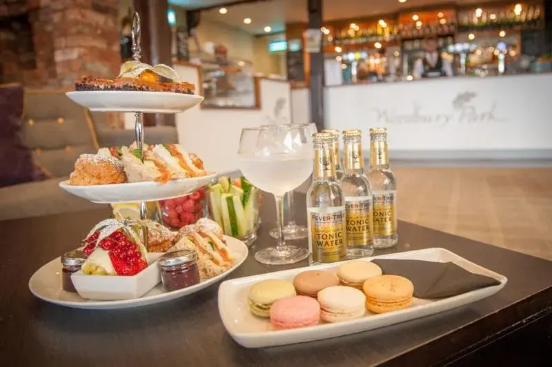 Food and drinks in Woodbury Park Hotel & Spa