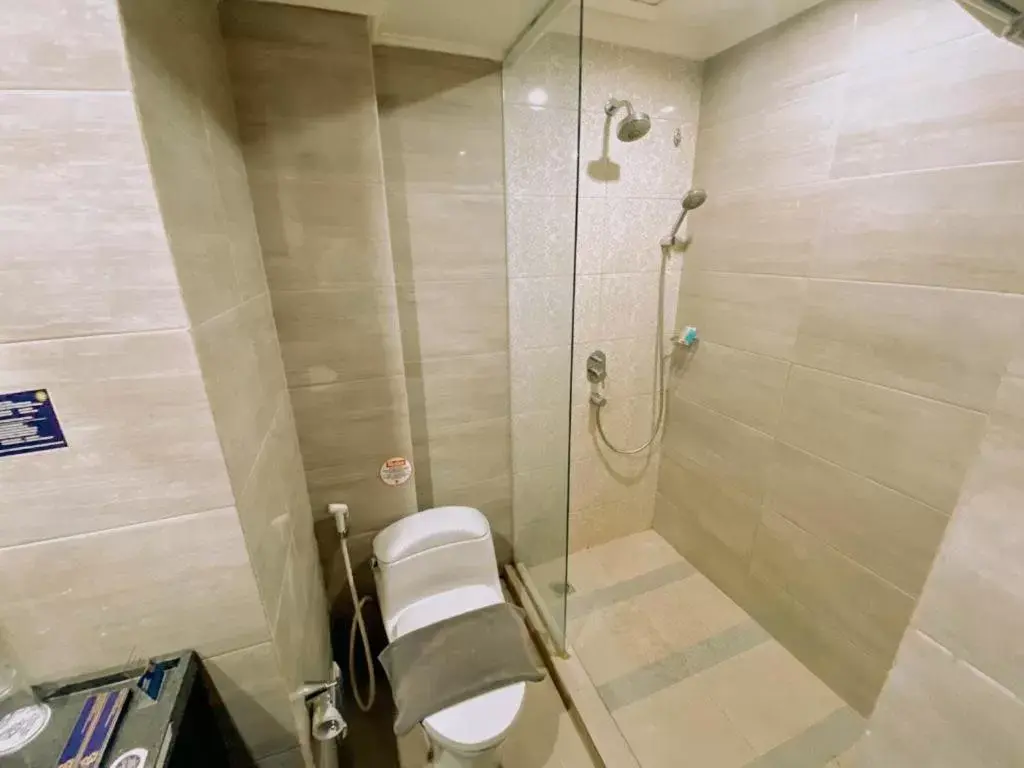 Shower, Bathroom in Sapphire Sky Hotel & Conference