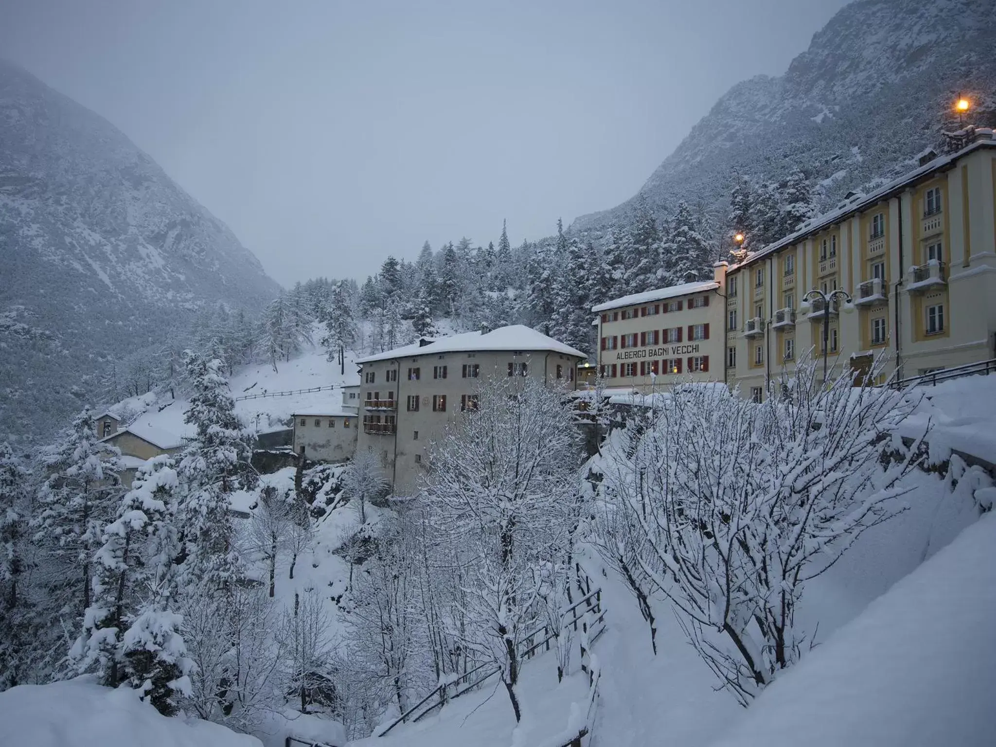 Facade/entrance, Winter in QC Terme Hotel Bagni Vecchi