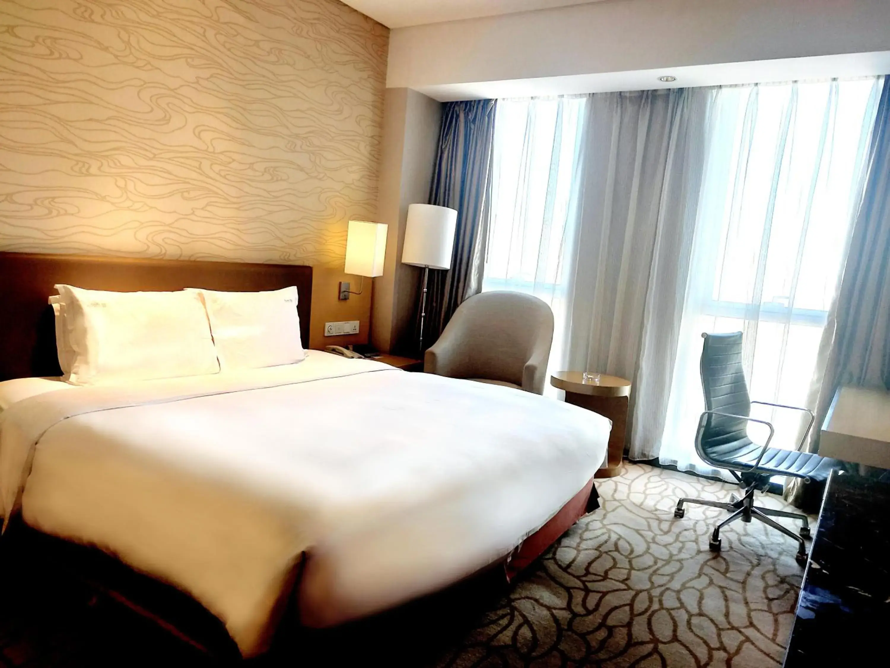 Photo of the whole room, Room Photo in Radisson Hotel Tianjin Aqua City