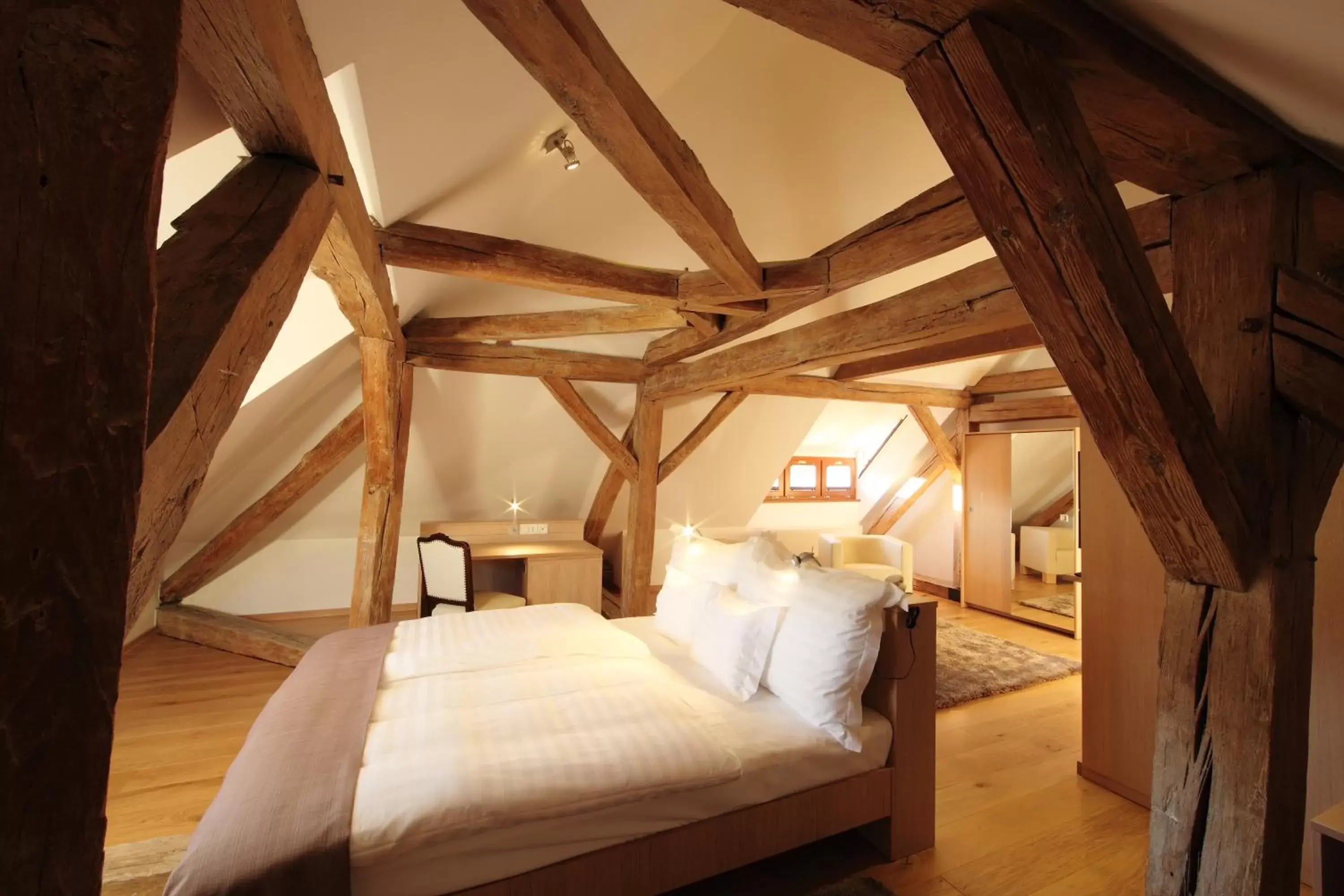 Bedroom, Bed in Hotel Historia Malomkert