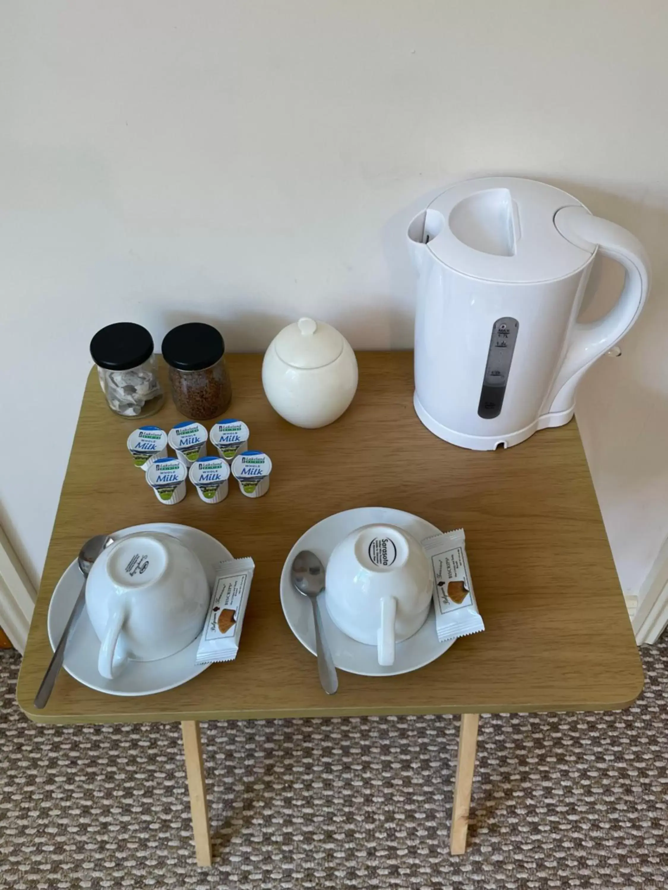 Coffee/tea facilities in Deerbrook House B&B