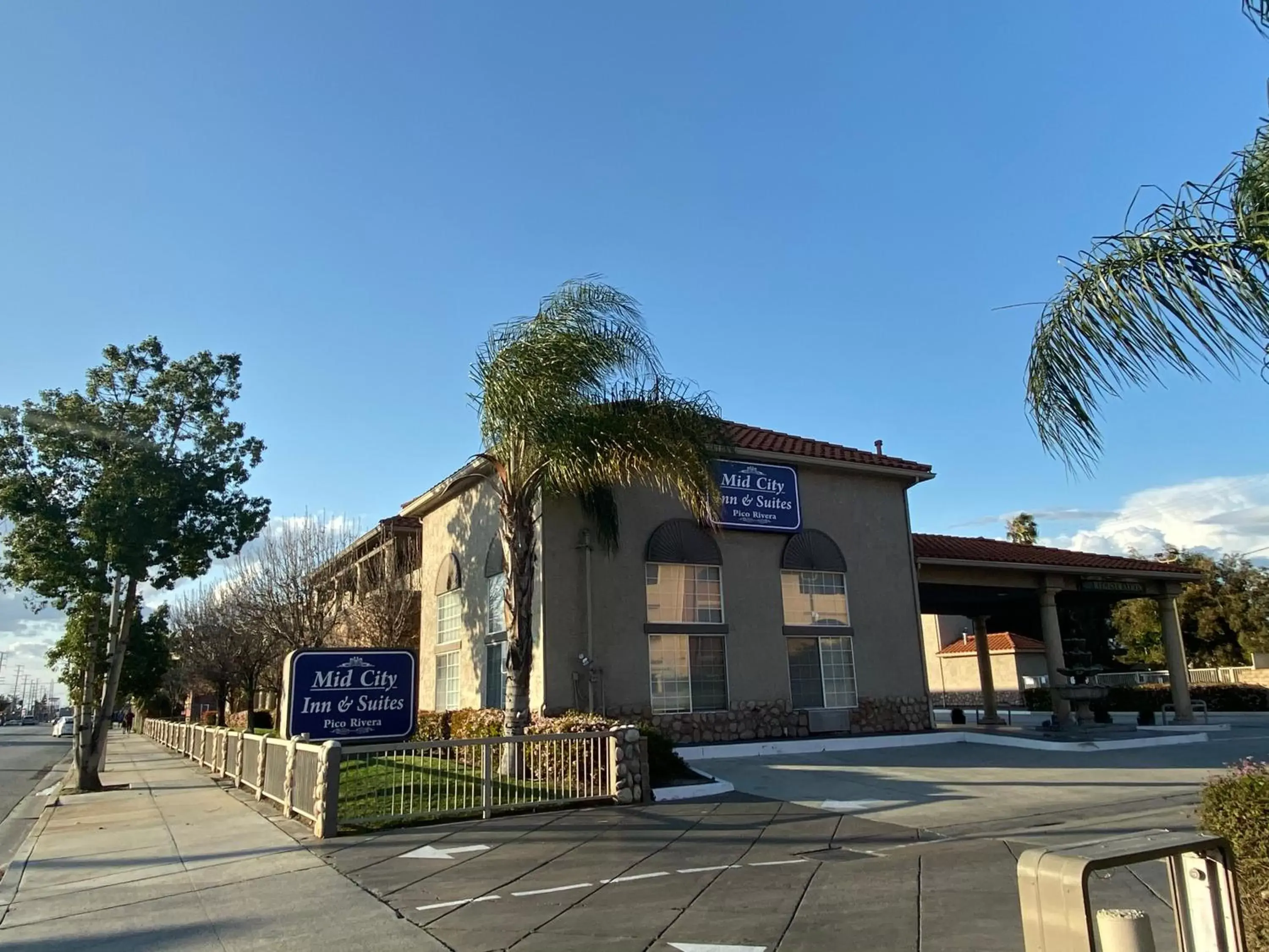 Property Building in Mid City Inn & Suites Pico Rivera