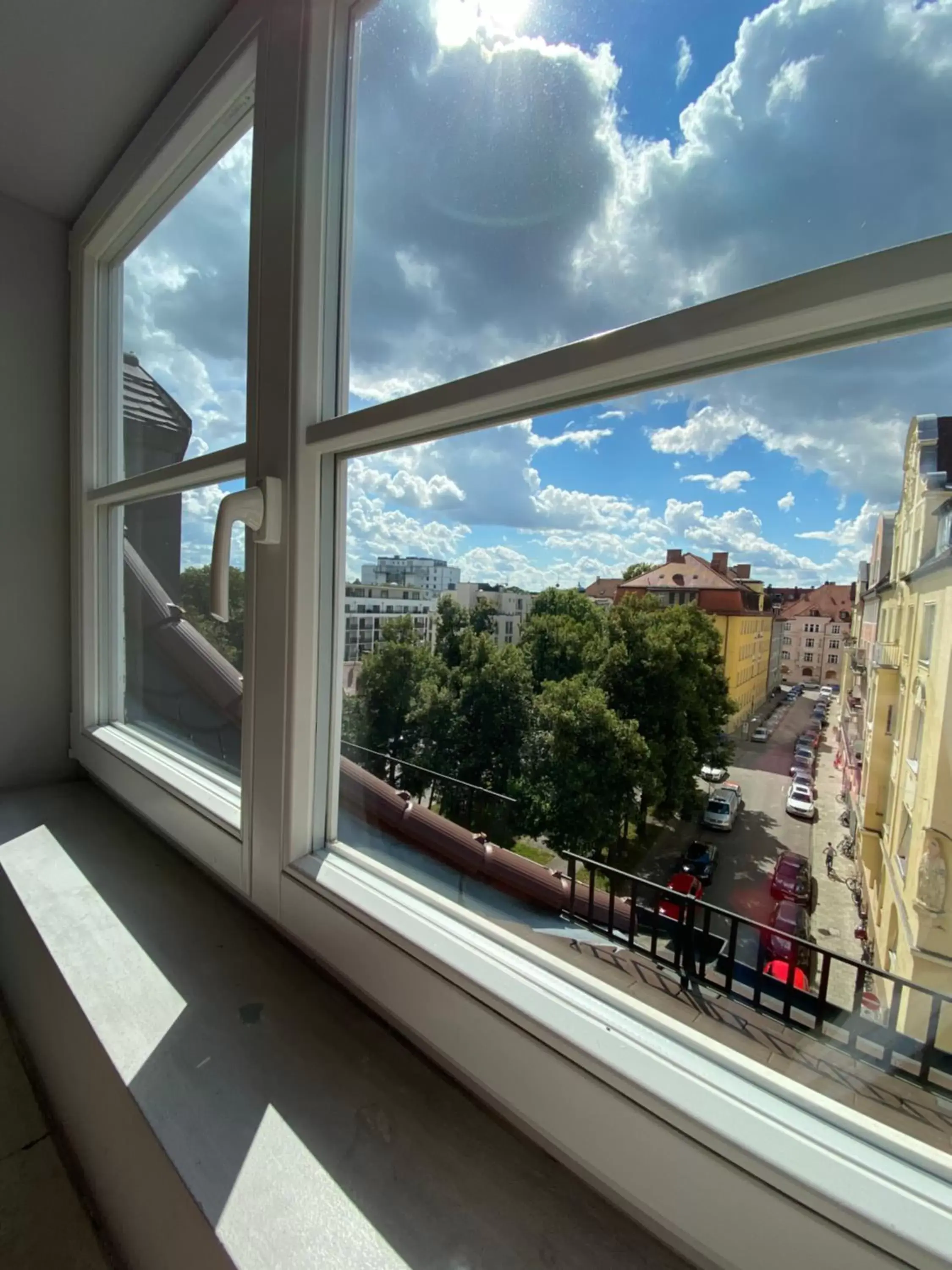 Quiet street view in Das Nikolai Hotel