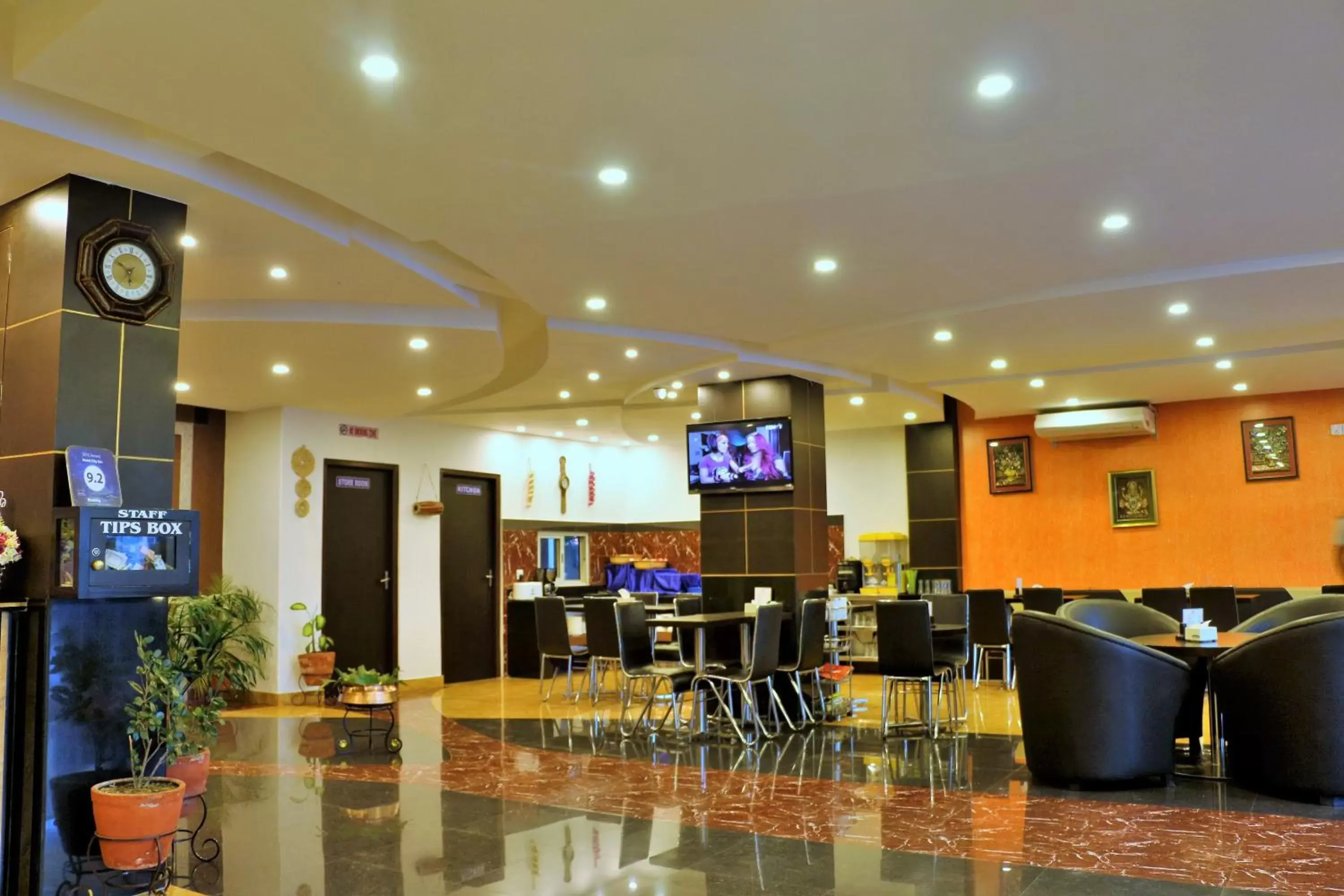 Restaurant/places to eat, Lounge/Bar in Hotel City Inn - Mountain View